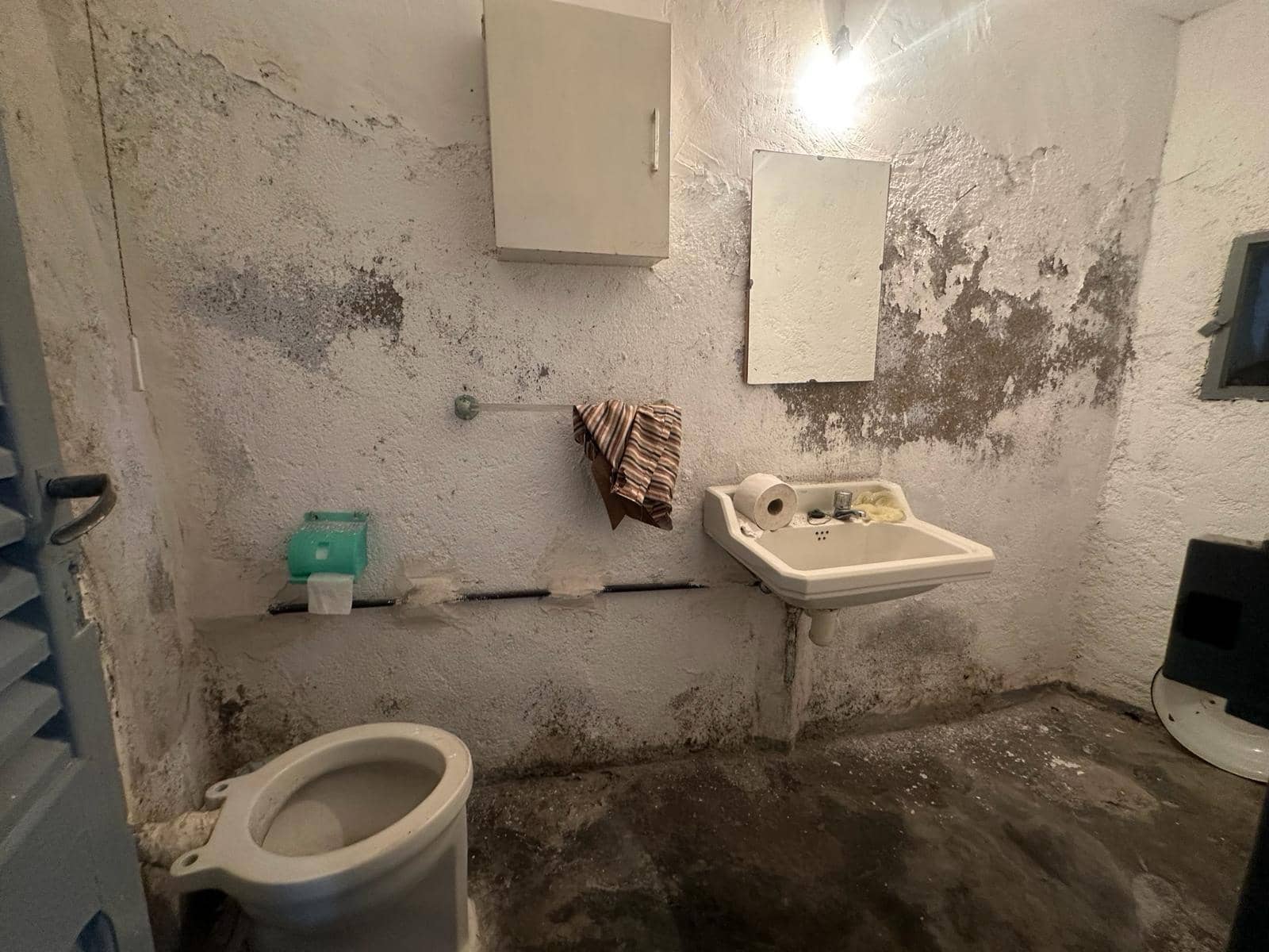 7 soveværelse Byhus til salg i Cadiar med garage - € 69.900 (Ref: 8146151)