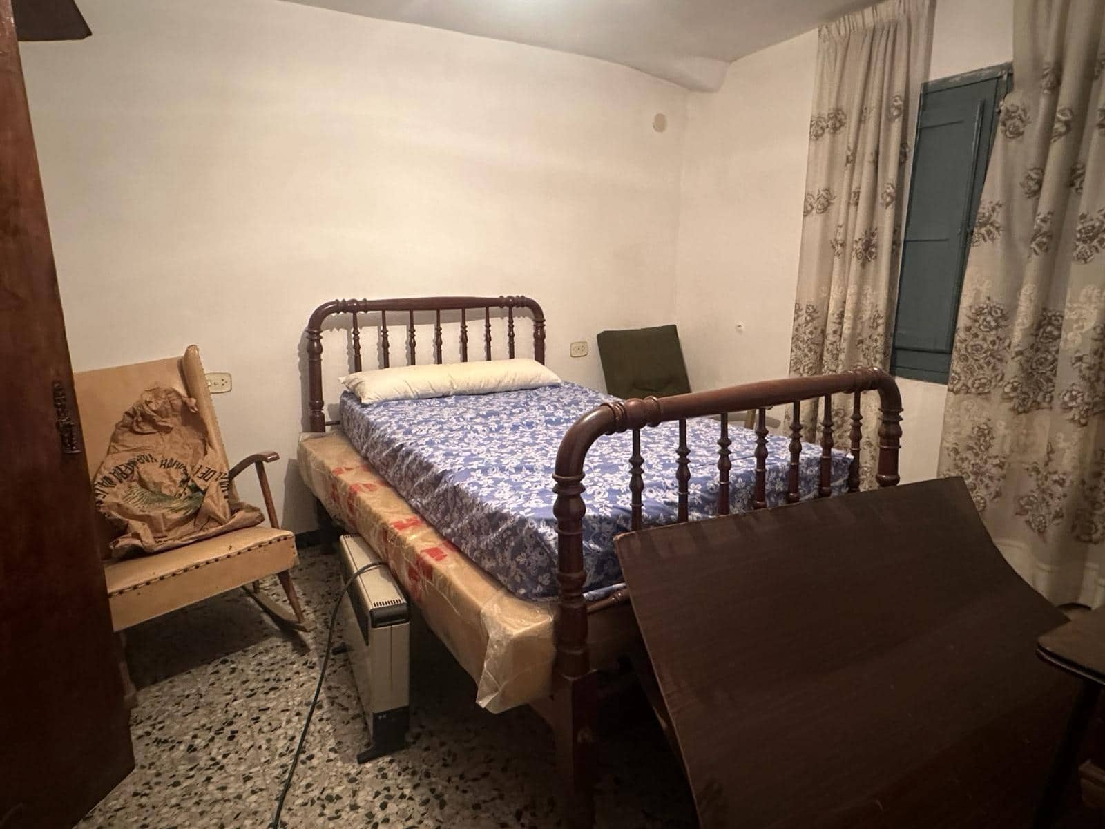 7 soveværelse Byhus til salg i Cadiar med garage - € 69.900 (Ref: 8146151)