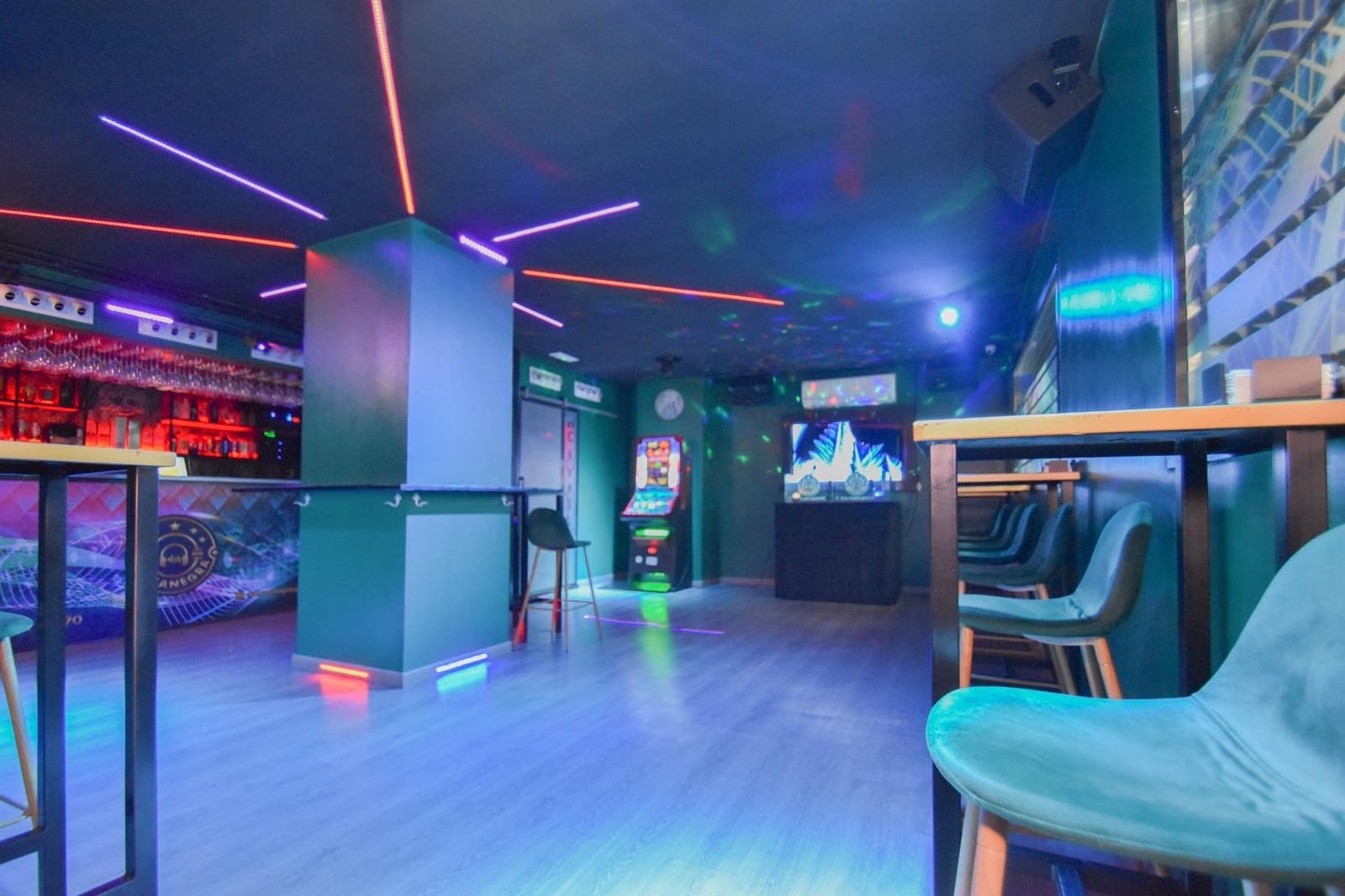 Erhverv til leje i Granada by - € 1.200 (Ref: 8202035)