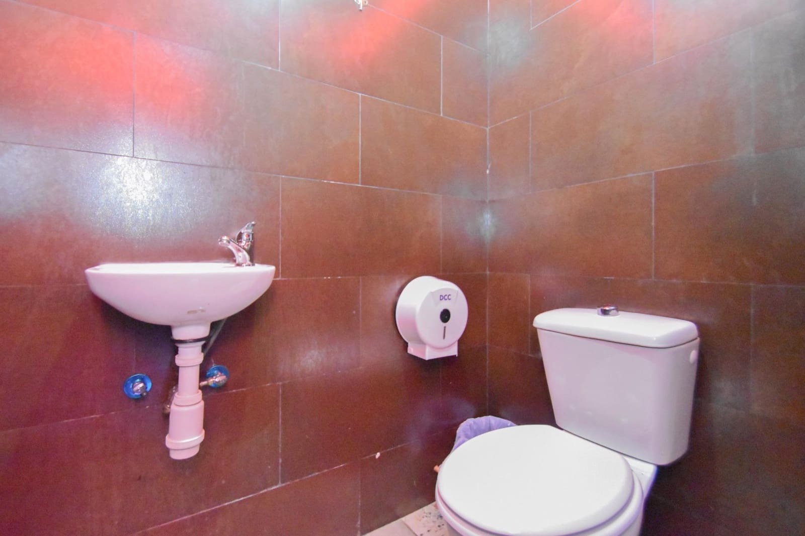 Erhverv til leje i Granada by - € 1.200 (Ref: 8202035)