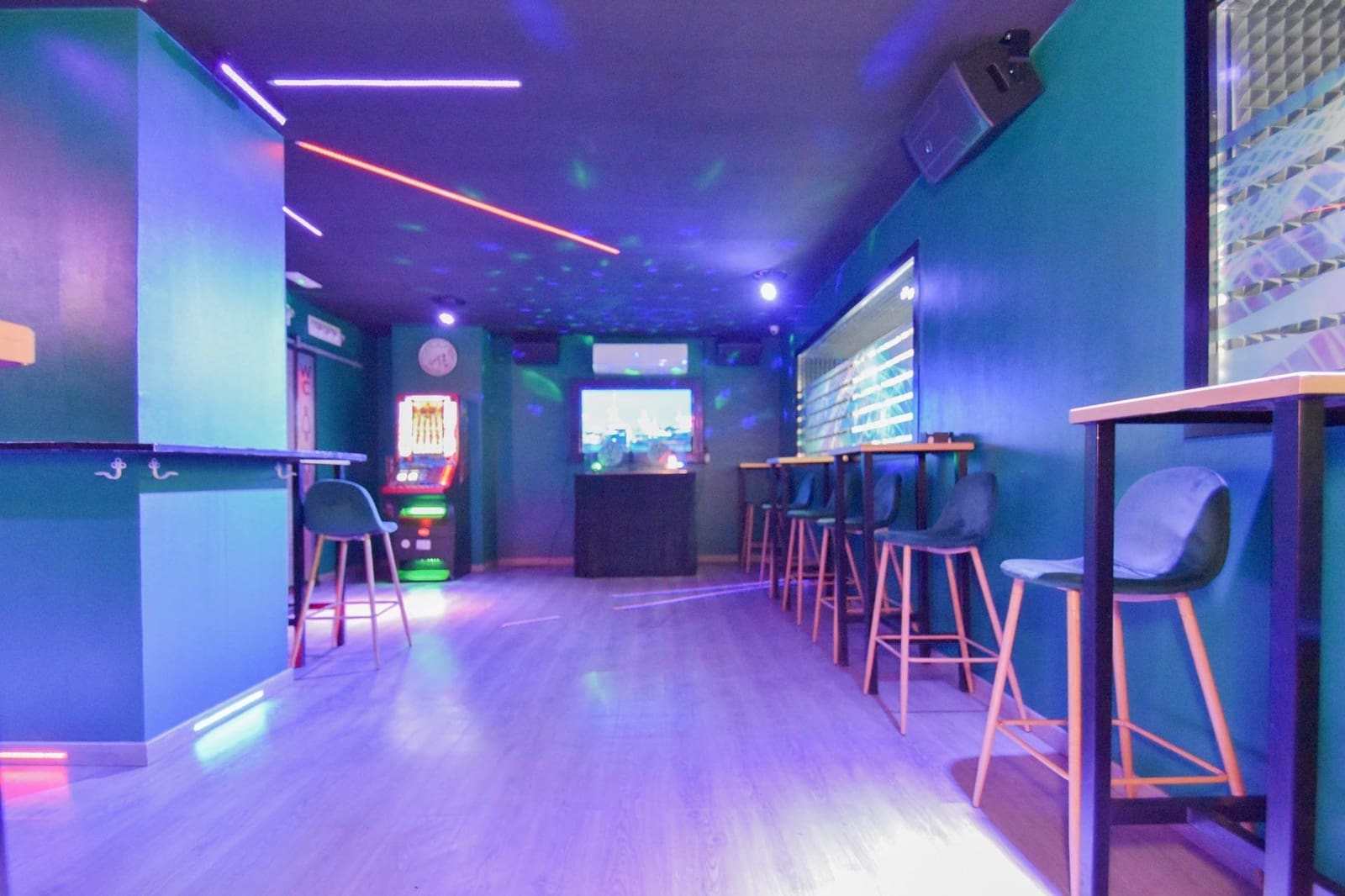 Erhverv til leje i Granada by - € 1.200 (Ref: 8202035)