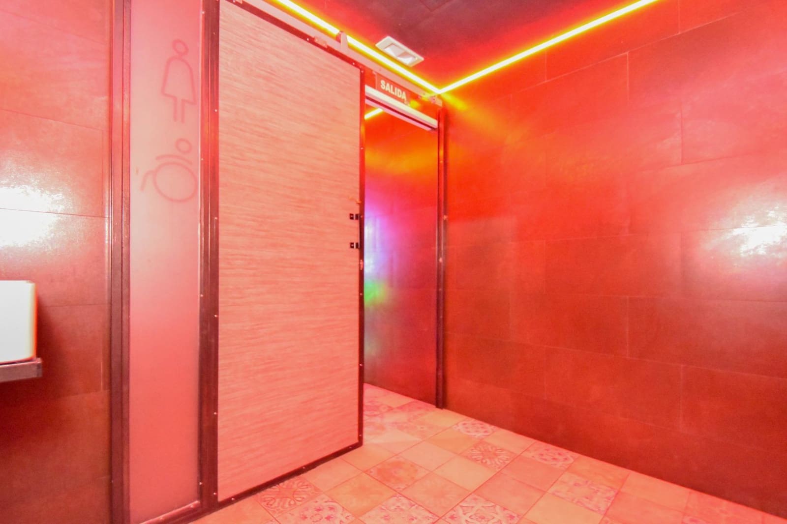 Erhverv til leje i Granada by - € 1.200 (Ref: 8202035)