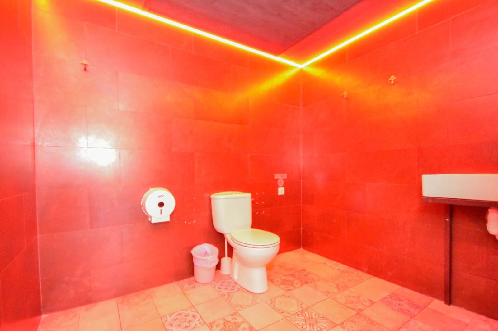 Erhverv til leje i Granada by - € 1.200 (Ref: 8202035)