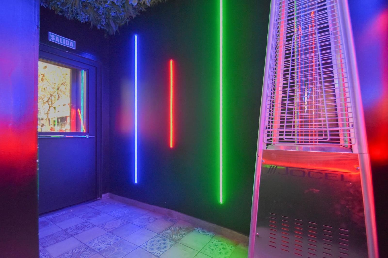 Erhverv til leje i Granada by - € 1.200 (Ref: 8202035)