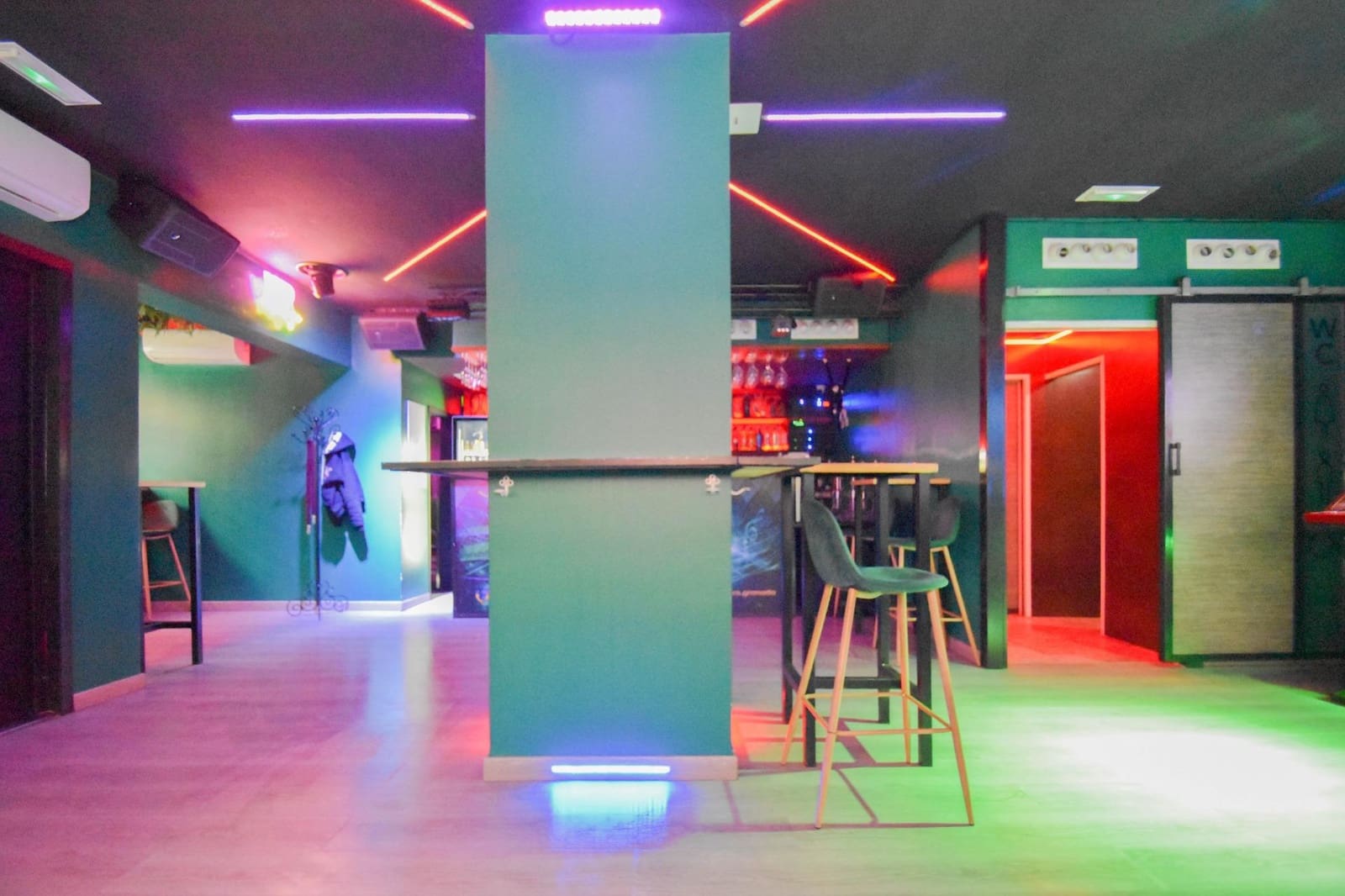 Erhverv til leje i Granada by - € 1.200 (Ref: 8202035)