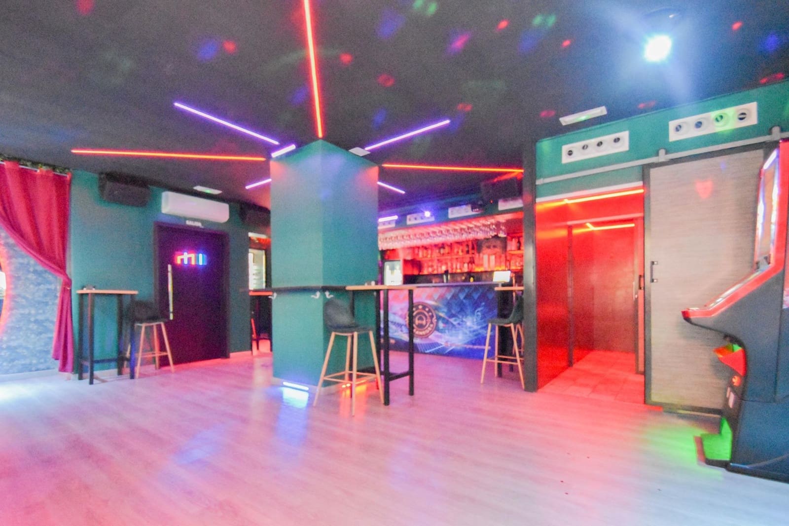 Erhverv til leje i Granada by - € 1.200 (Ref: 8202035)