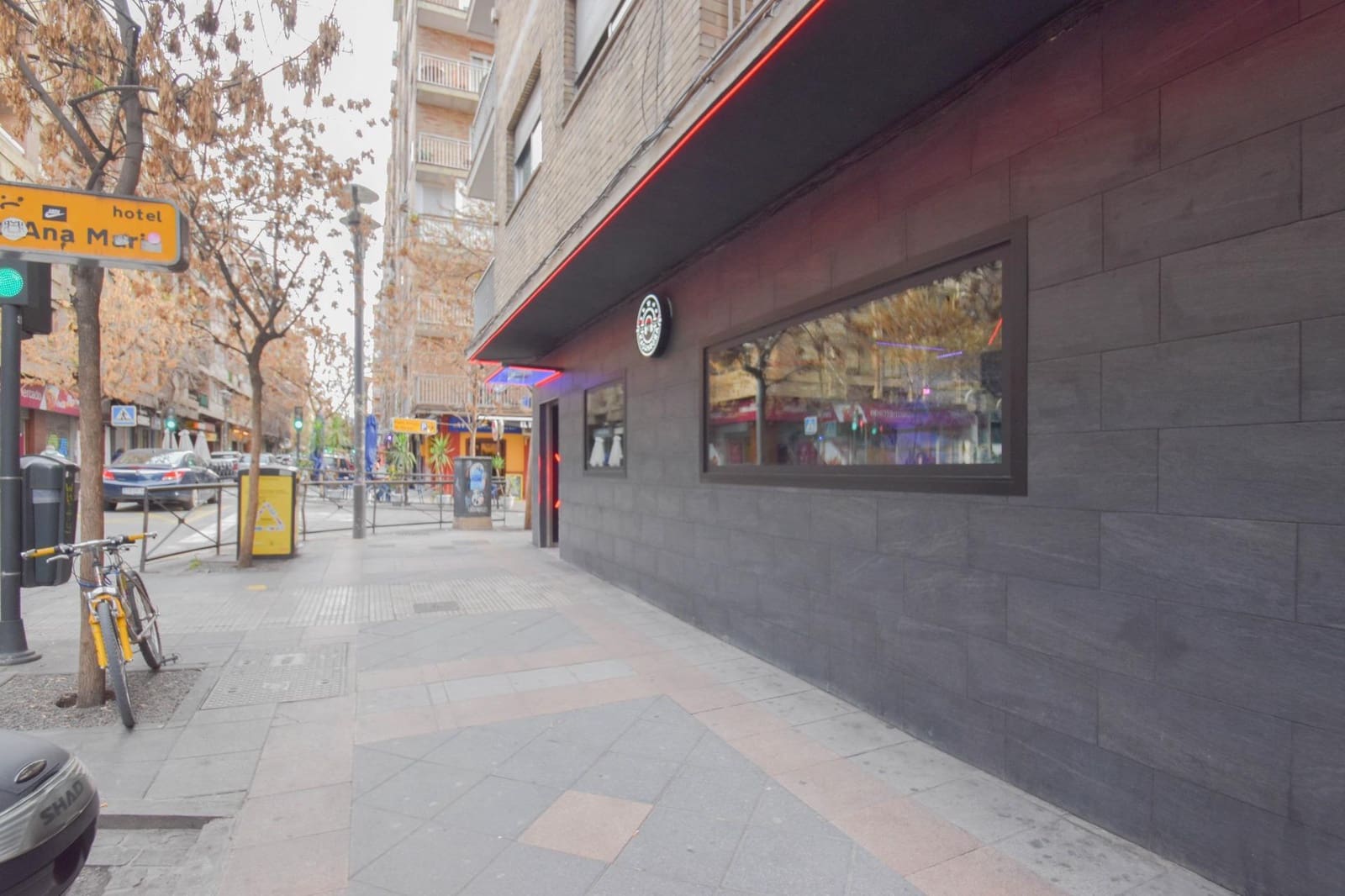 Erhverv til leje i Granada by - € 1.200 (Ref: 8202035)