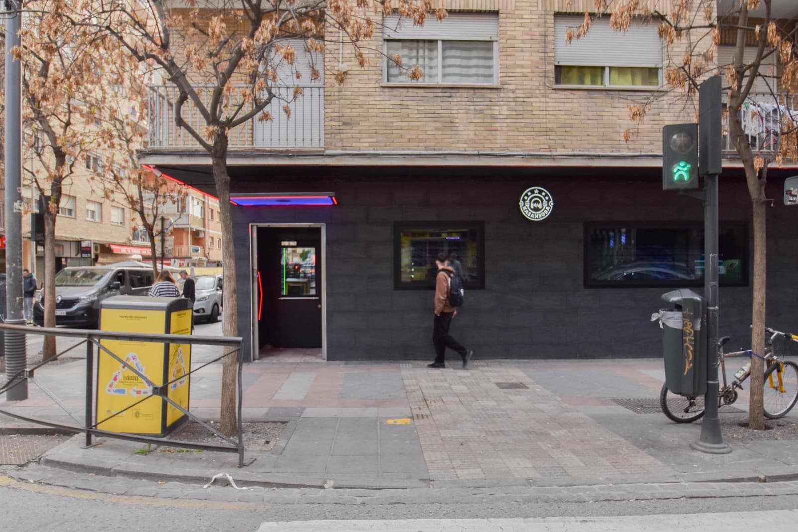 Erhverv til leje i Granada by - € 1.200 (Ref: 8202035)