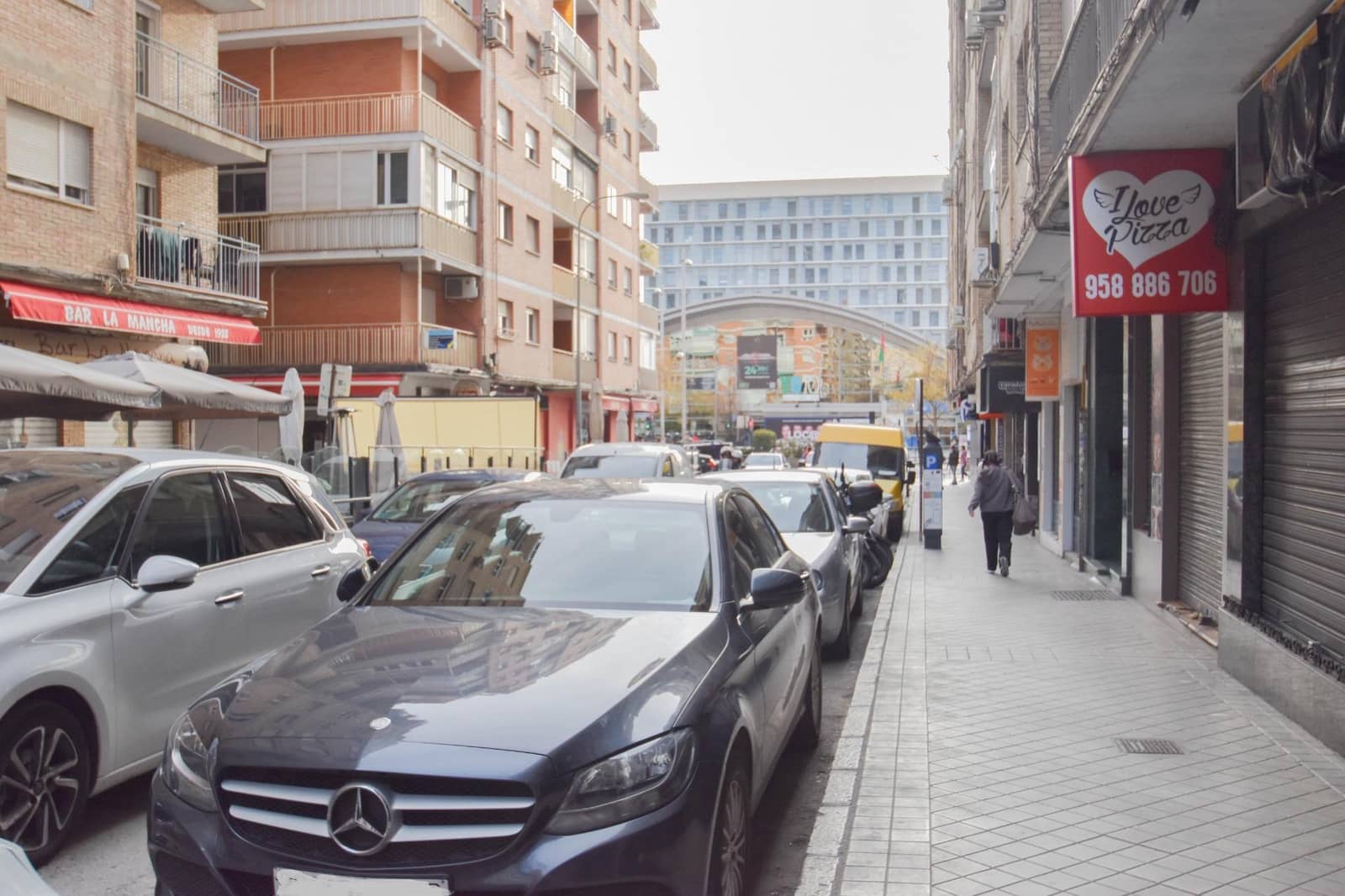 Erhverv til leje i Granada by - € 1.200 (Ref: 8202035)