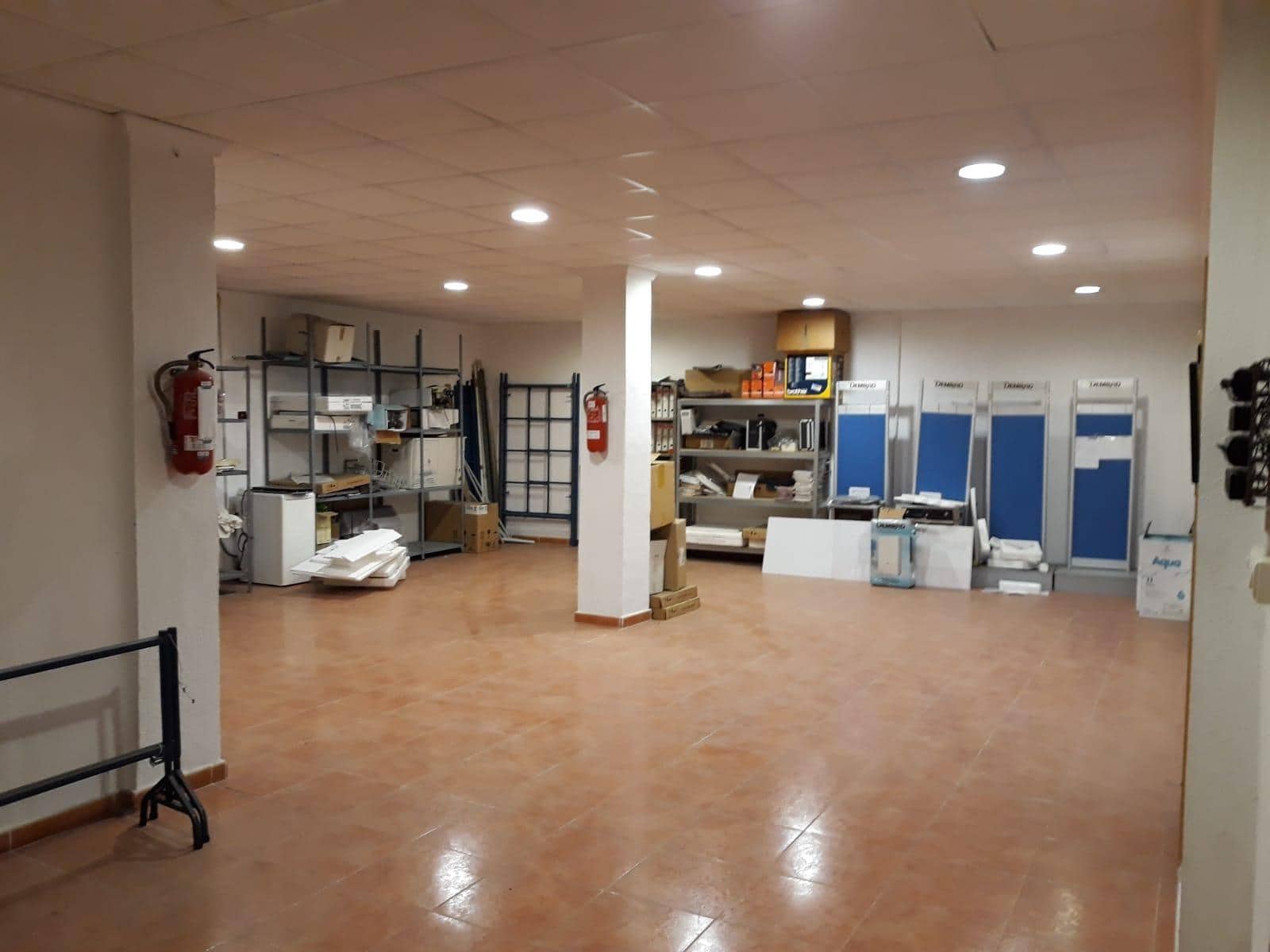 Commercieel te koop in Granada stad - € 145.000 (Ref: 8318161)