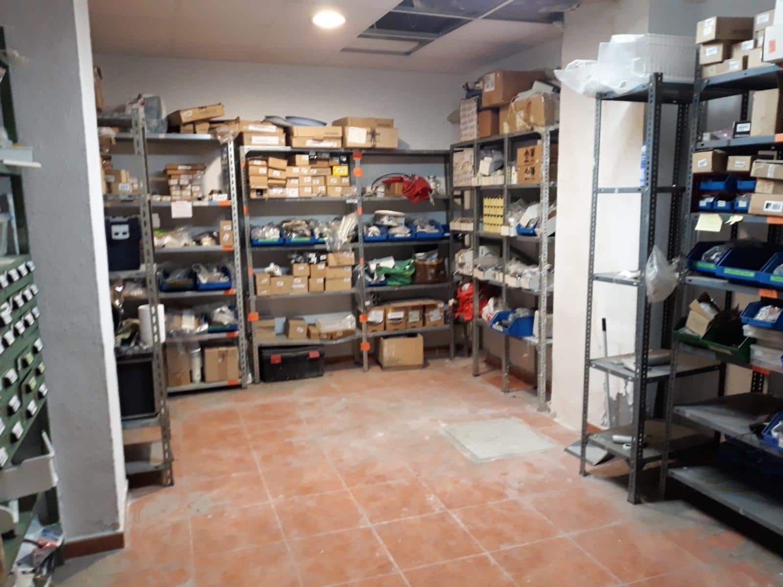 Commercieel te koop in Granada stad - € 145.000 (Ref: 8318161)