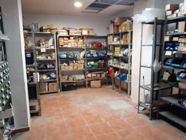 Commercieel te koop in Granada stad - € 145.000 (Ref: 8318161)
