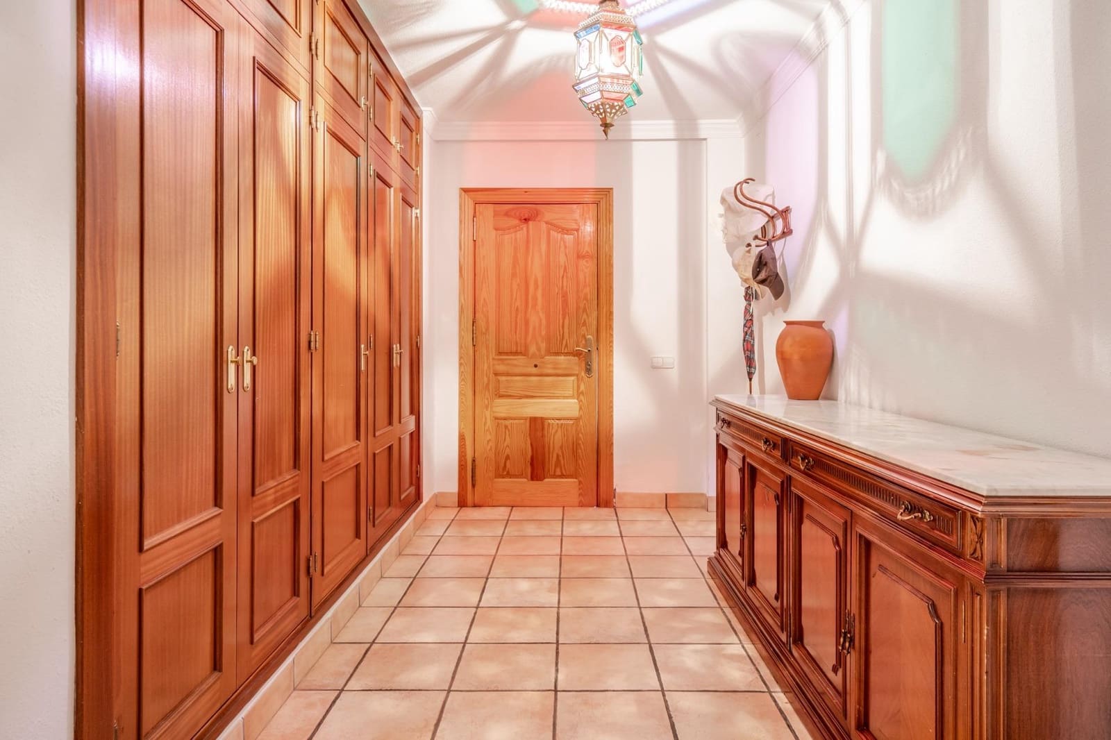 6 bedroom Villa for sale in Monachil with pool garage - € 485,000 (Ref: 8403514)