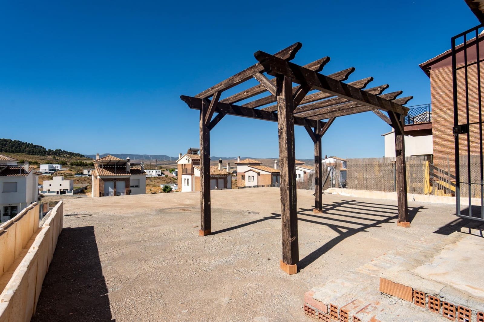 4 soveværelse Villa til salg i Dilar med swimmingpool garage - € 280.000 (Ref: 8439049)