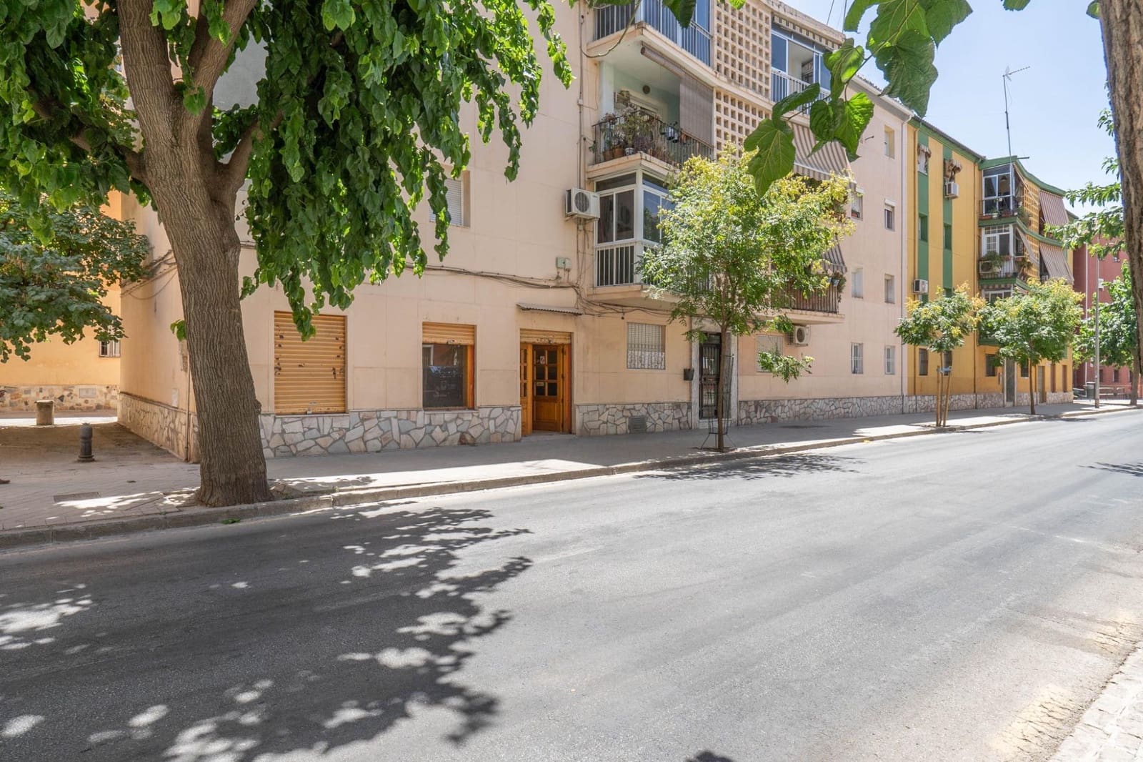 Erhverv til salg i Granada by - € 57.000 (Ref: 8454967)