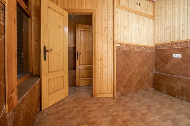 Erhverv til salg i Zaidin, Granada by - € 57.000 (Ref: 8454967)