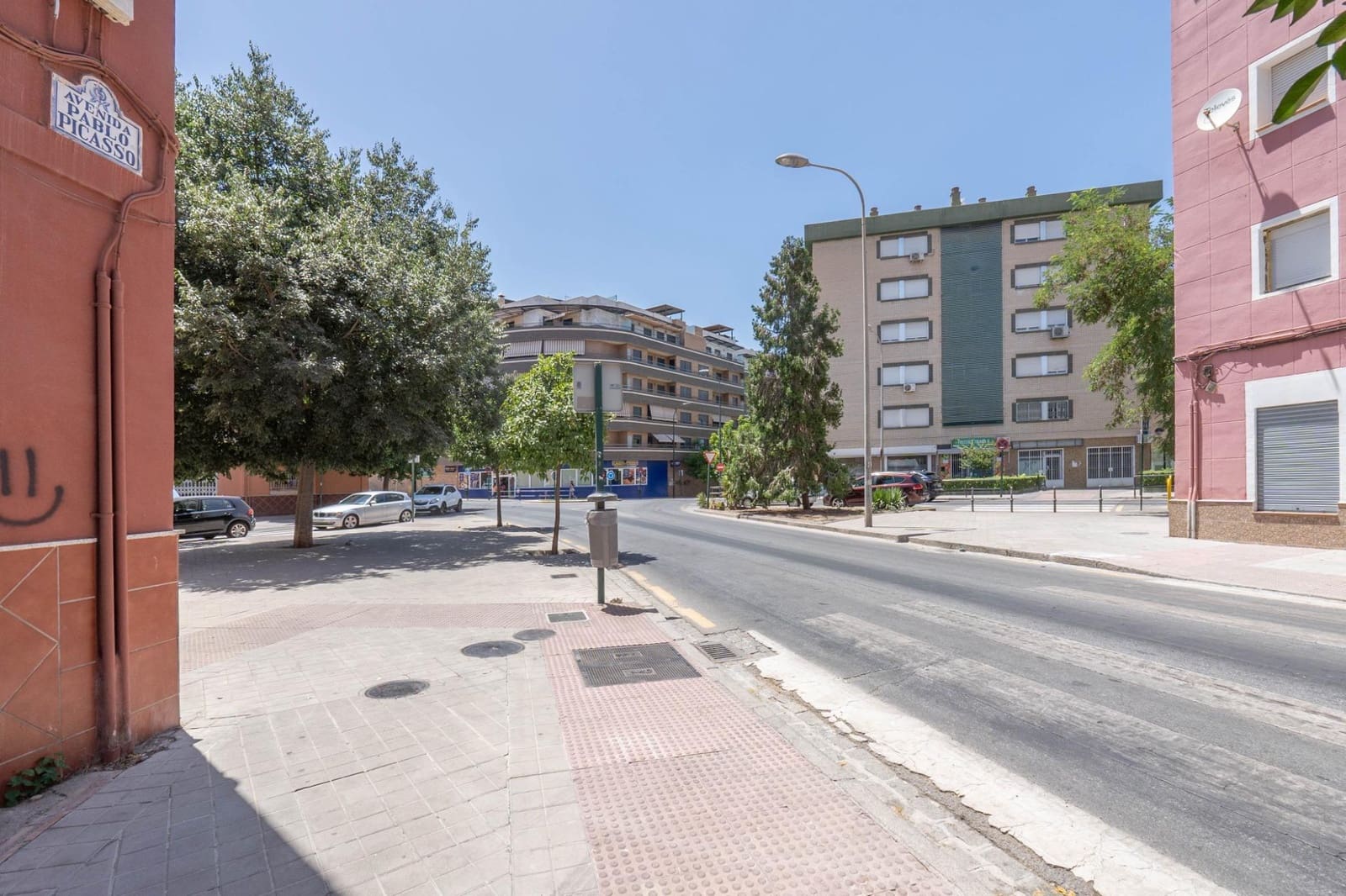 Erhverv til salg i Granada by - € 57.000 (Ref: 8454967)