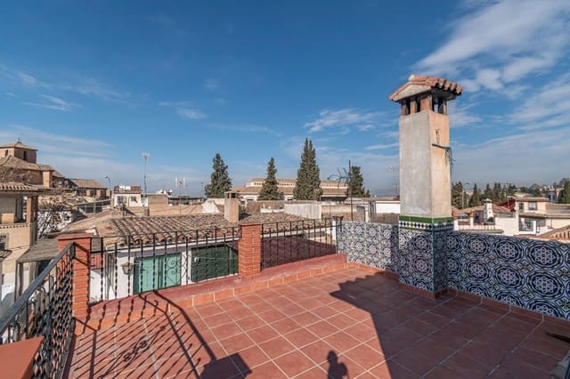5 slaapkamer Villa te koop in Granada stad - € 324.900 (Ref: 8504238)
