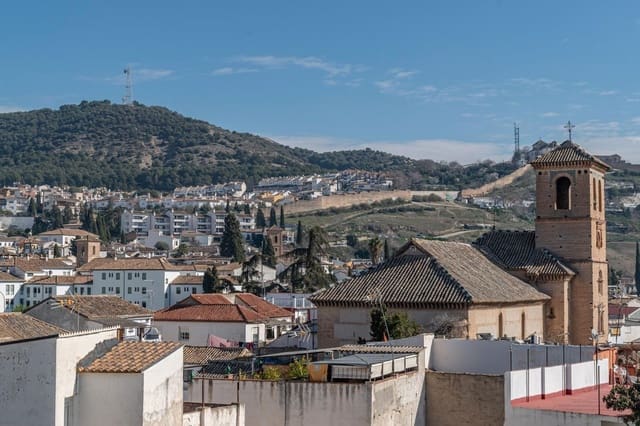 5 slaapkamer Villa te koop in Granada stad - € 324.900 (Ref: 8504238)