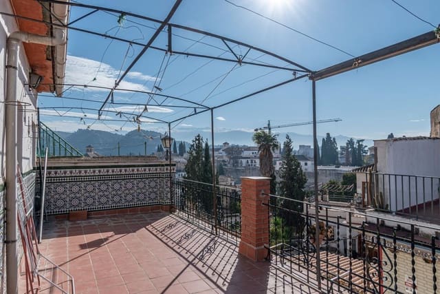 5 slaapkamer Villa te koop in Granada stad - € 324.900 (Ref: 8504238)