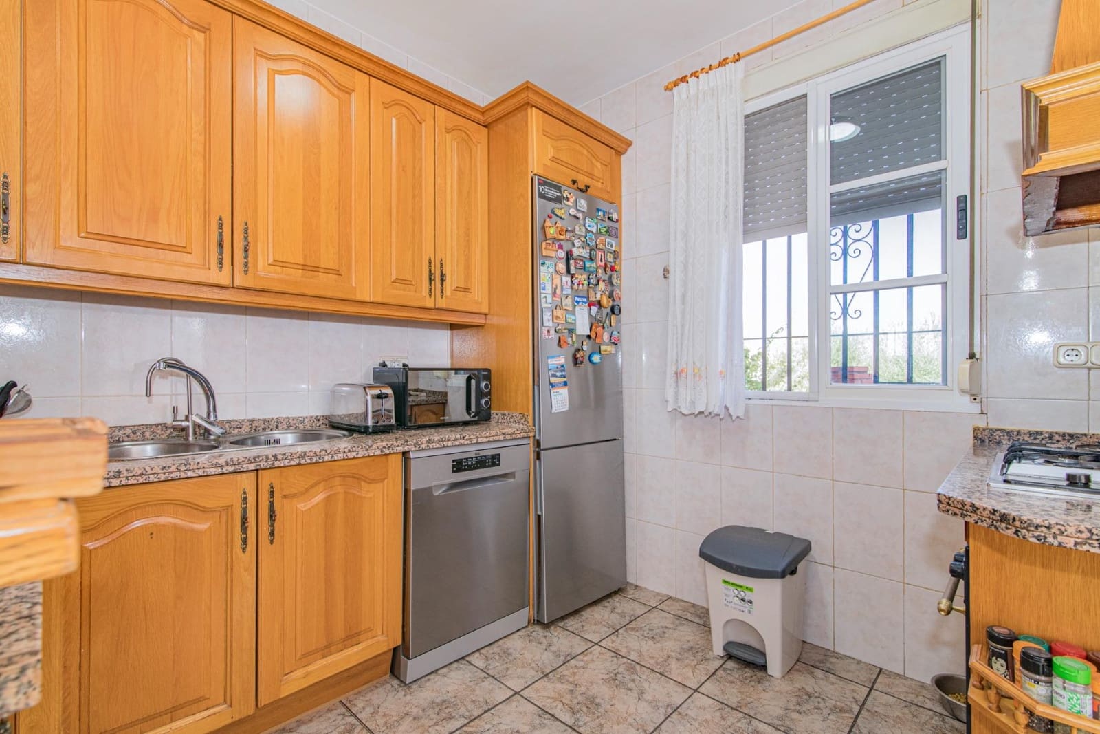 4 soverom Villa til salgs i Atarfe med svømmebasseng garasje - € 395 000 (Ref: 8511875)