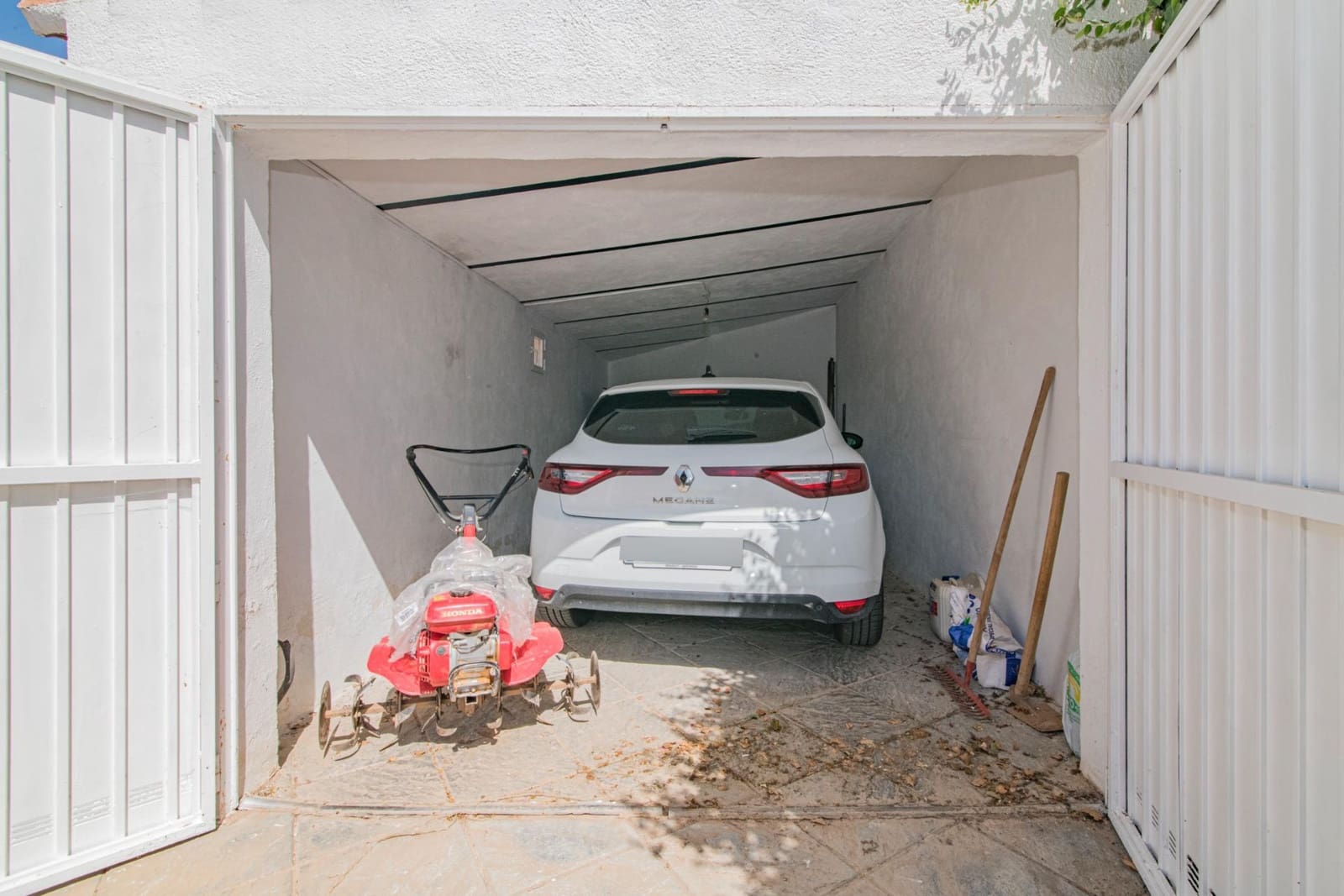 4 soverom Villa til salgs i Atarfe med svømmebasseng garasje - € 395 000 (Ref: 8511875)