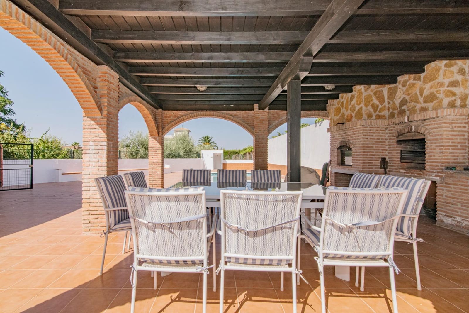 4 soverom Villa til salgs i Atarfe med svømmebasseng garasje - € 395 000 (Ref: 8511875)