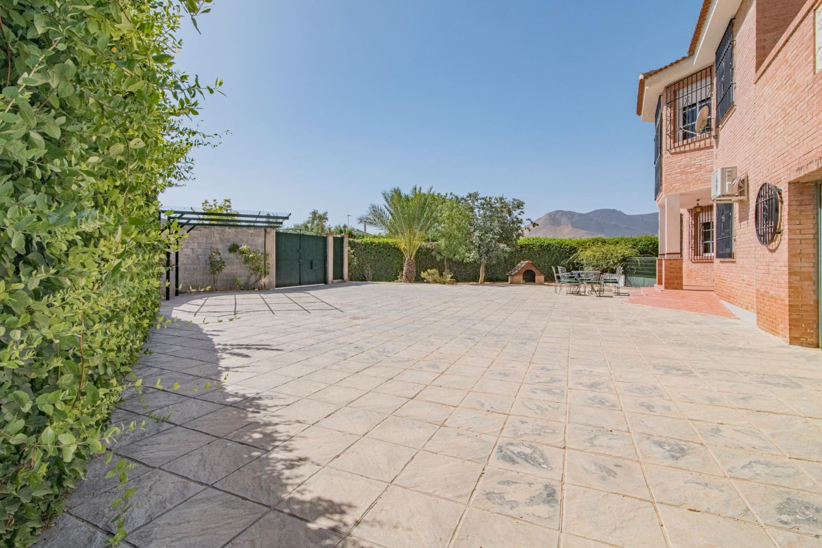 4 soverom Villa til salgs i Atarfe med svømmebasseng garasje - € 395 000 (Ref: 8511875)