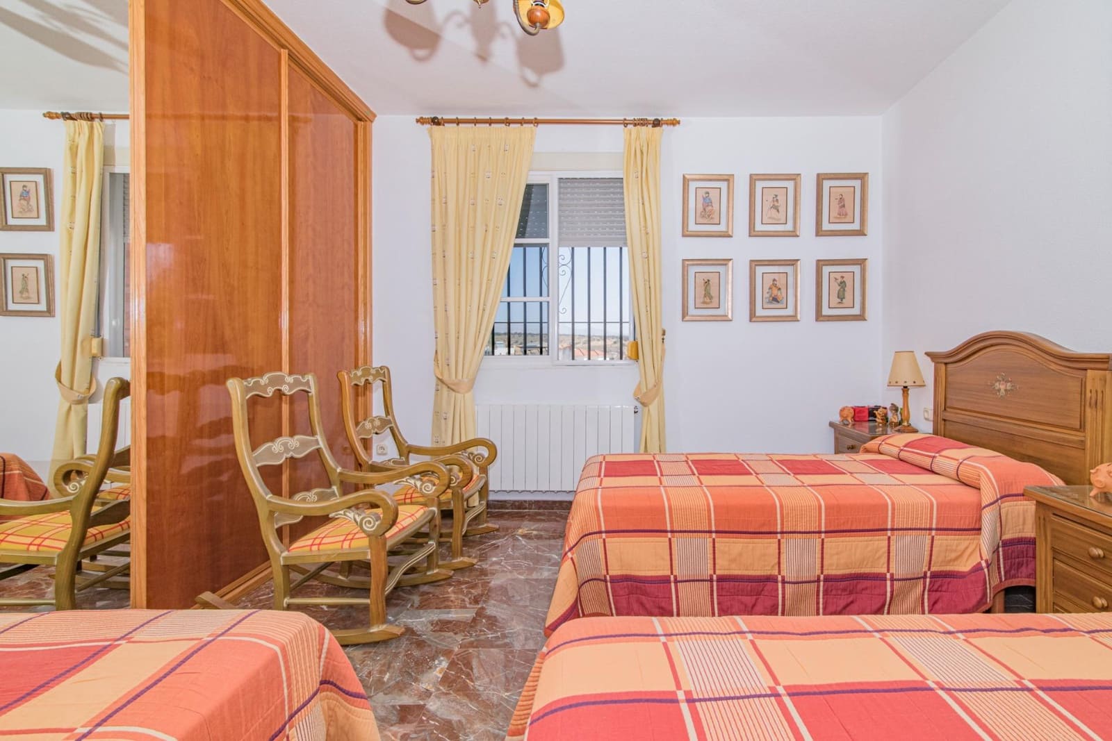 4 soverom Villa til salgs i Atarfe med svømmebasseng garasje - € 395 000 (Ref: 8511875)