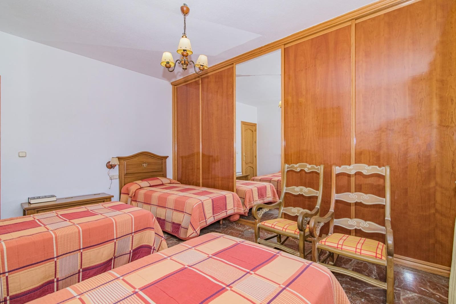 4 soverom Villa til salgs i Atarfe med svømmebasseng garasje - € 395 000 (Ref: 8511875)