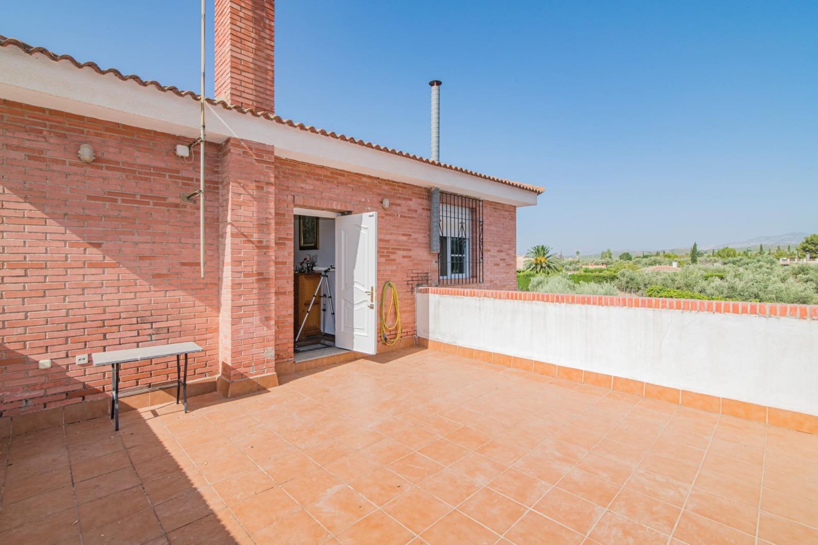 4 soverom Villa til salgs i Atarfe med svømmebasseng garasje - € 395 000 (Ref: 8511875)