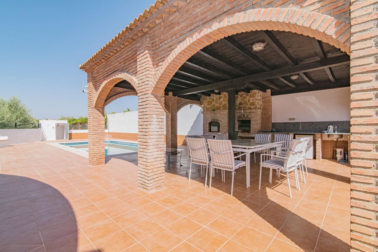 4 soverom Villa til salgs i Atarfe med svømmebasseng garasje - € 395 000 (Ref: 8511875)