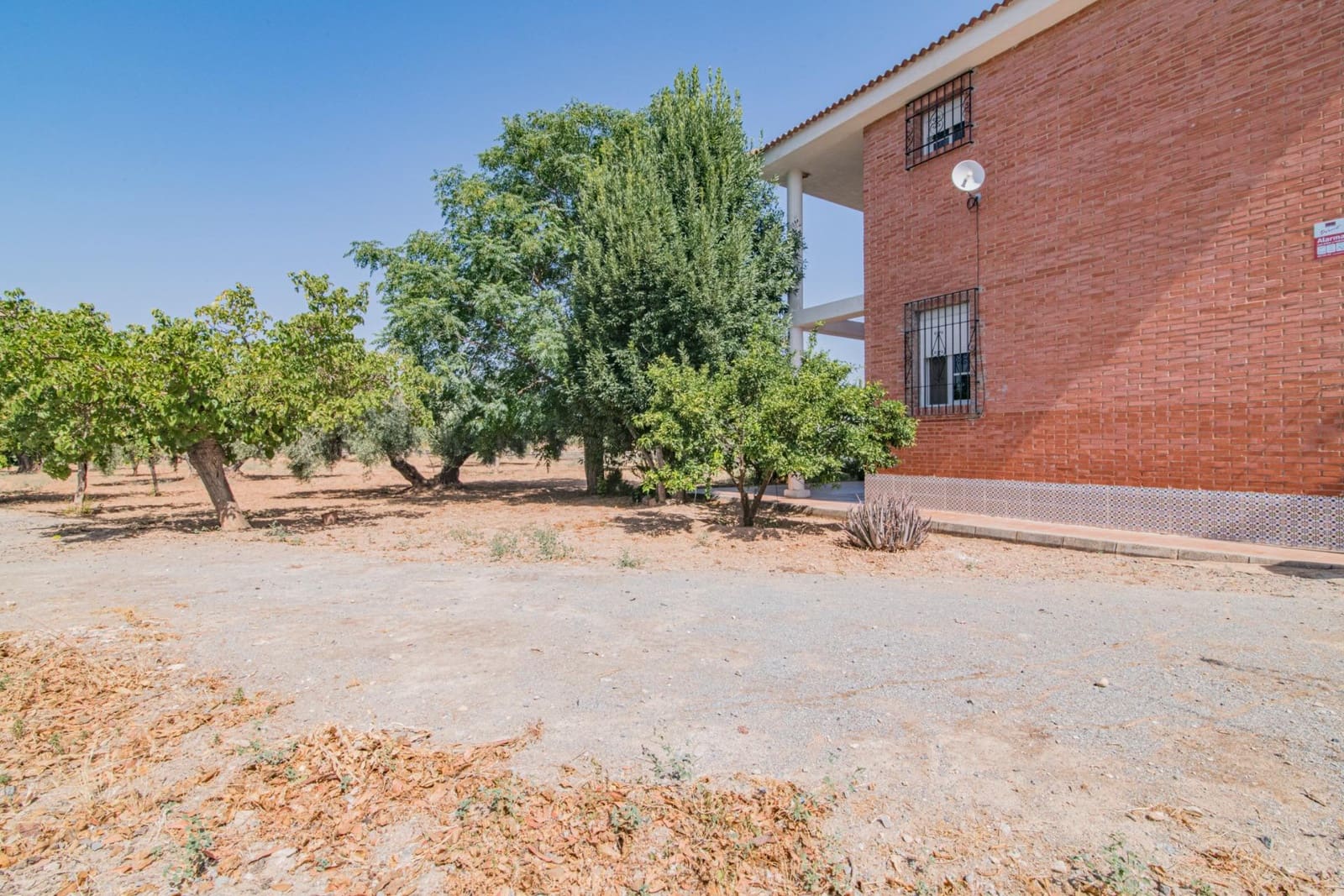 4 soverom Villa til salgs i Atarfe med svømmebasseng garasje - € 395 000 (Ref: 8511875)