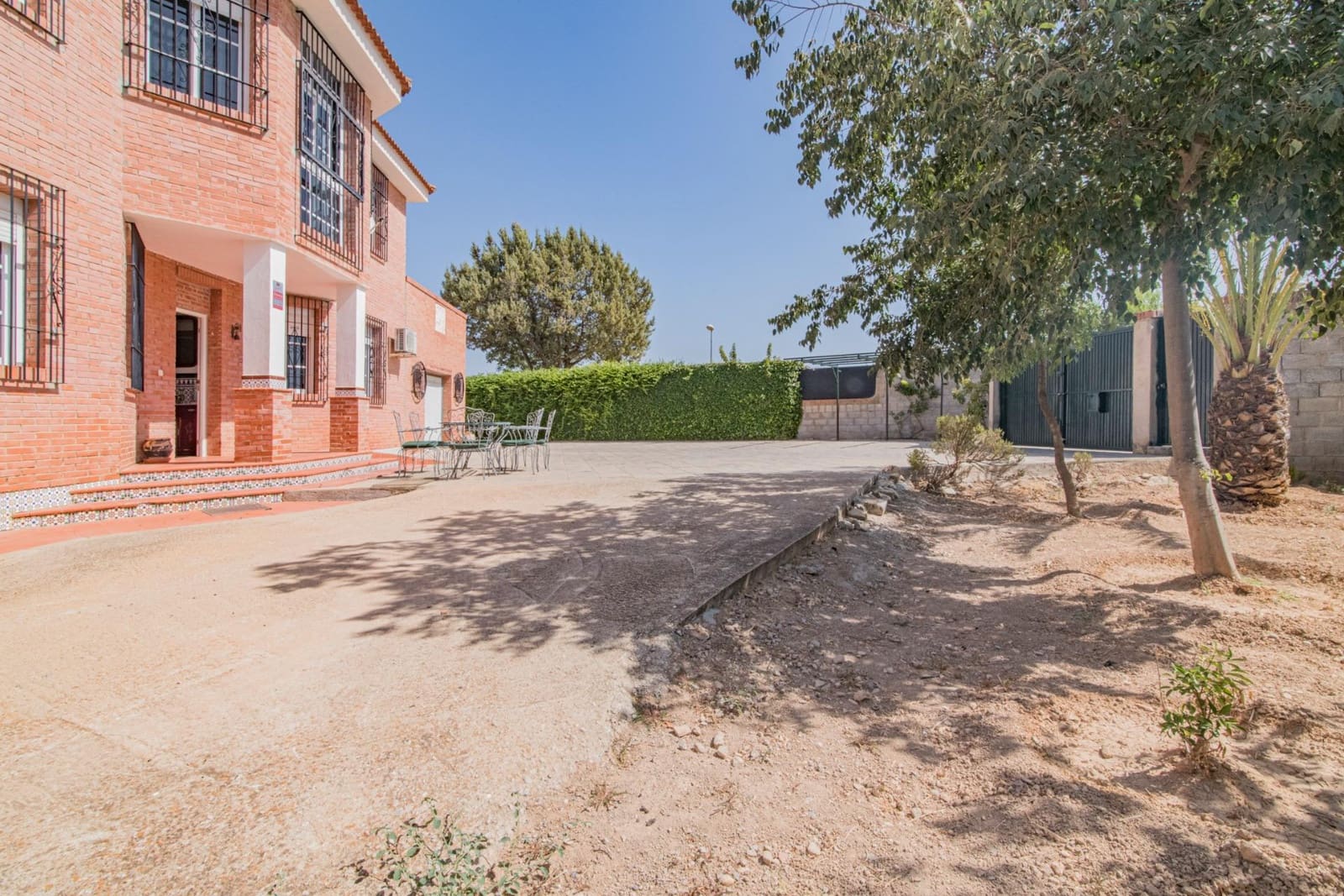 4 soverom Villa til salgs i Atarfe med svømmebasseng garasje - € 395 000 (Ref: 8511875)