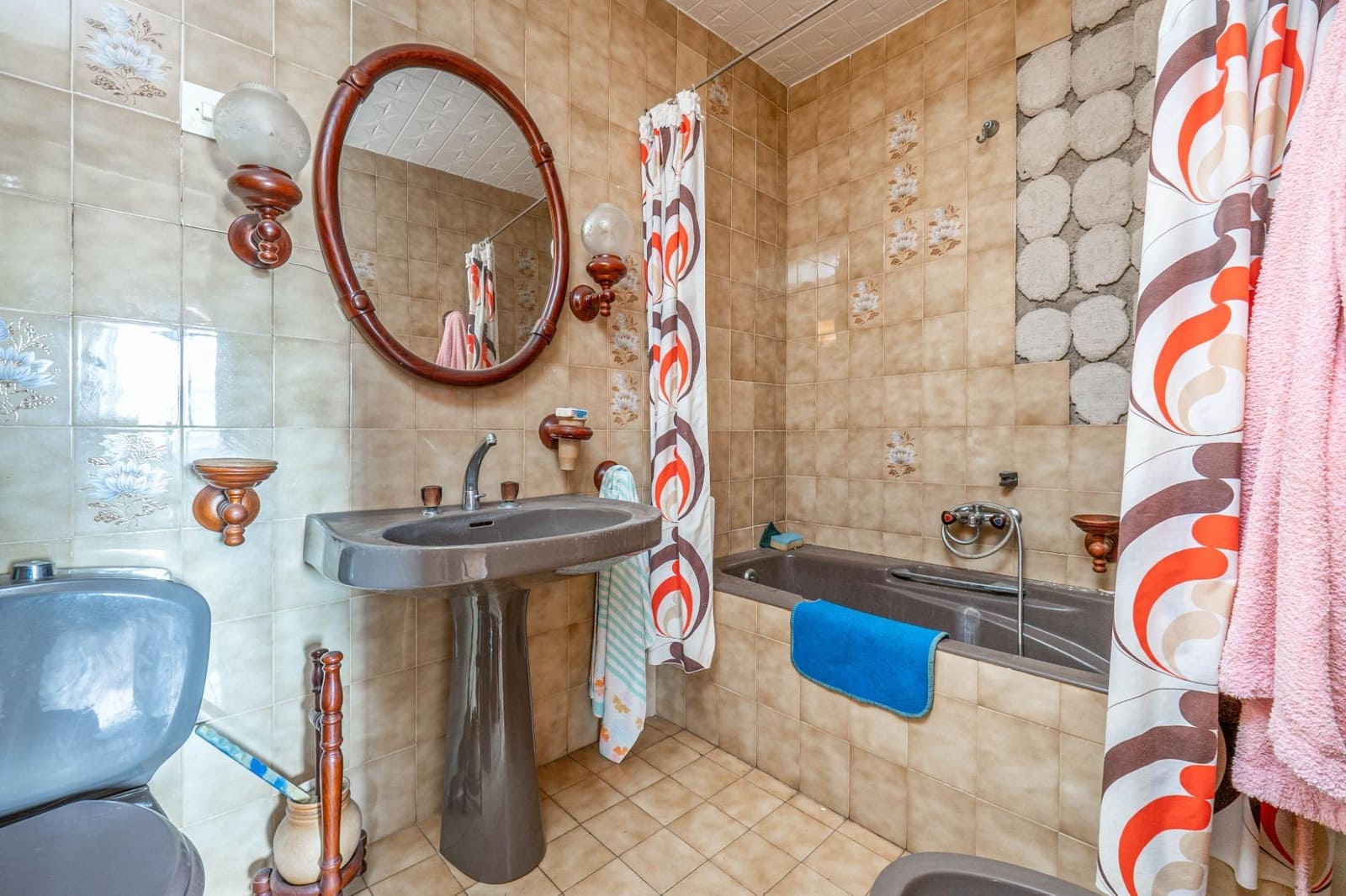 6 soveværelse Byhus til salg i Alcudia de Guadix med garage - € 185.000 (Ref: 8610759)