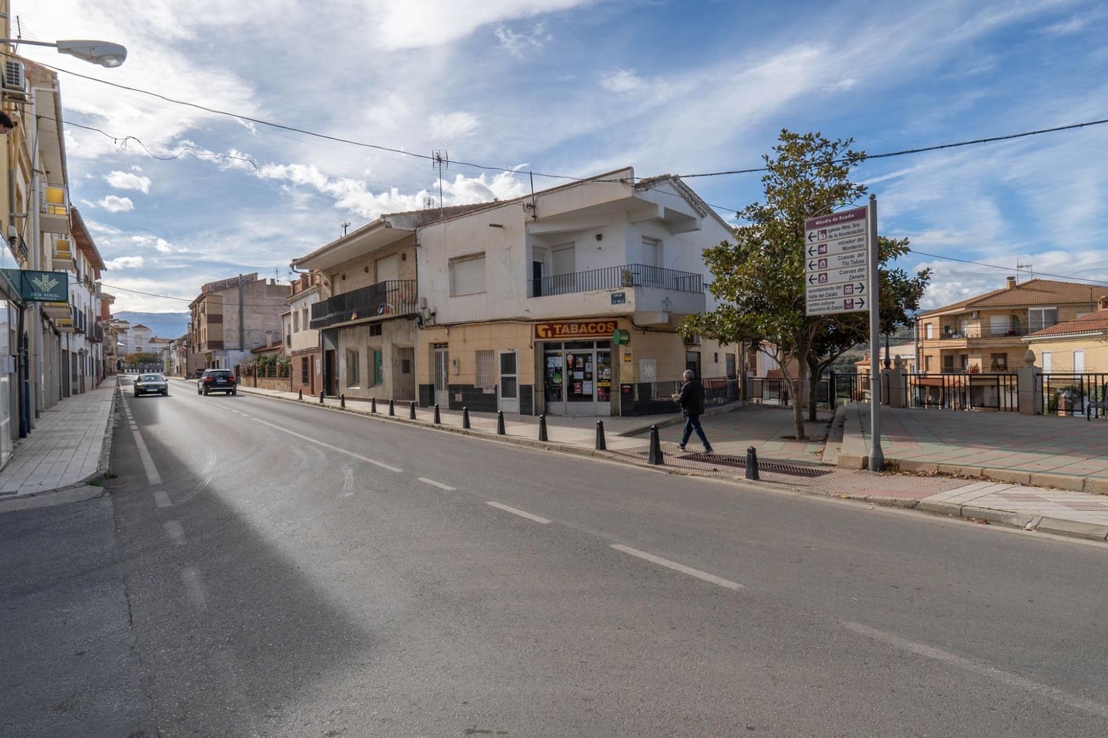 6 soveværelse Byhus til salg i Alcudia de Guadix med garage - € 185.000 (Ref: 8610759)