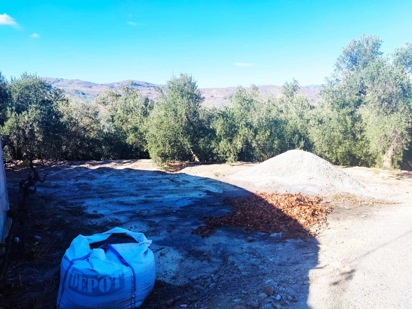 Grunde uden byggetilladelser til salg i Saleres - € 98.000 (Ref: 8615356)