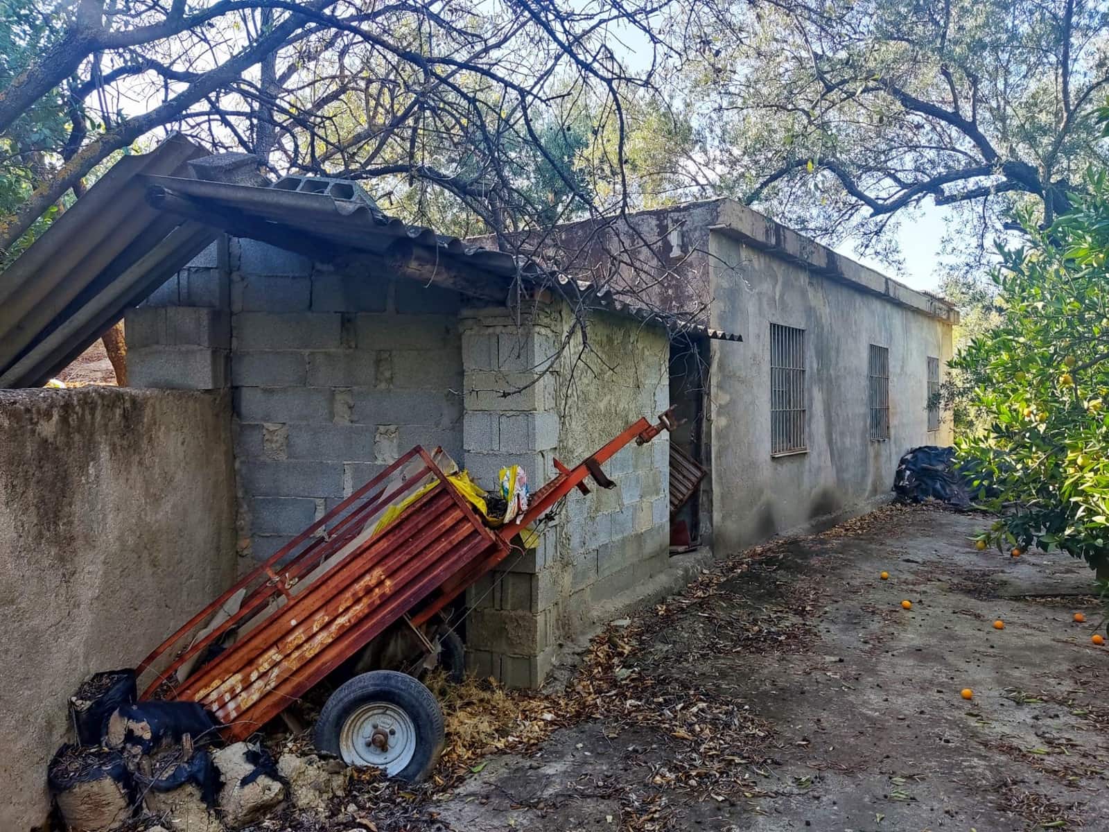 Grunde uden byggetilladelser til salg i Saleres - € 98.000 (Ref: 8615356)