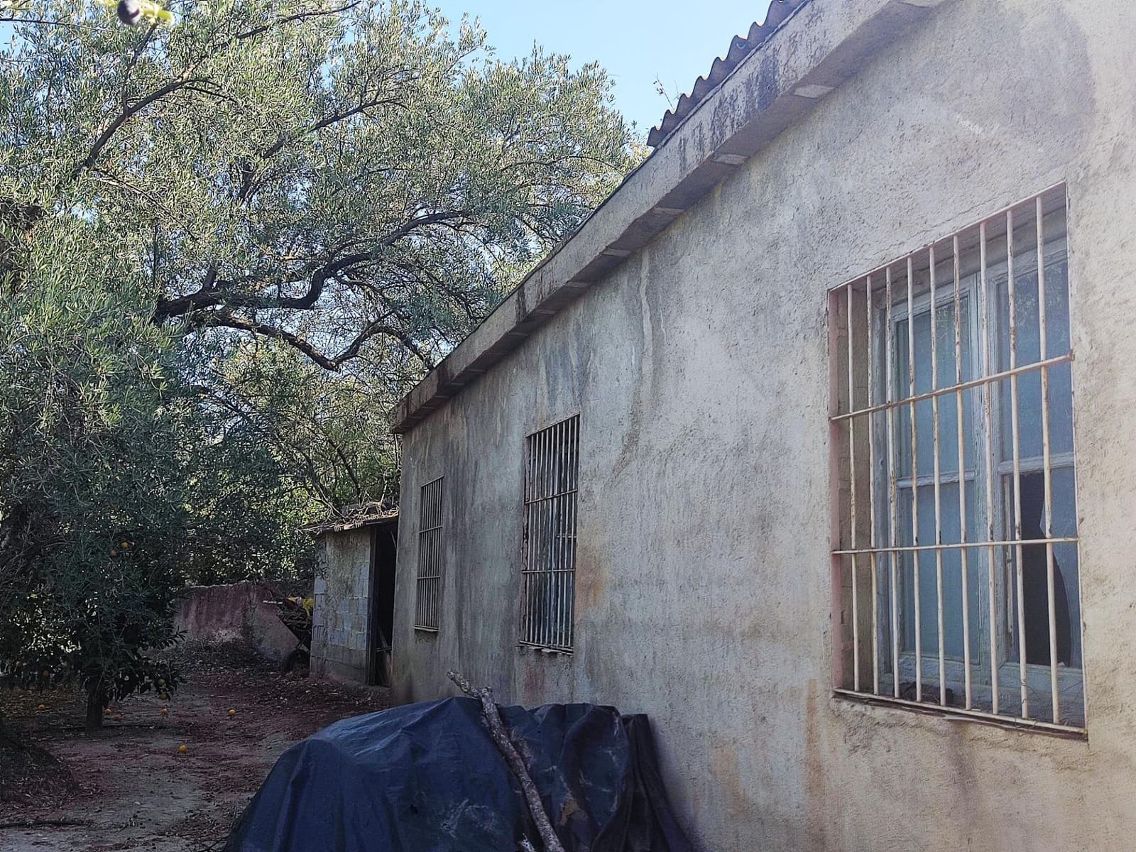 Grunde uden byggetilladelser til salg i Saleres - € 98.000 (Ref: 8615356)