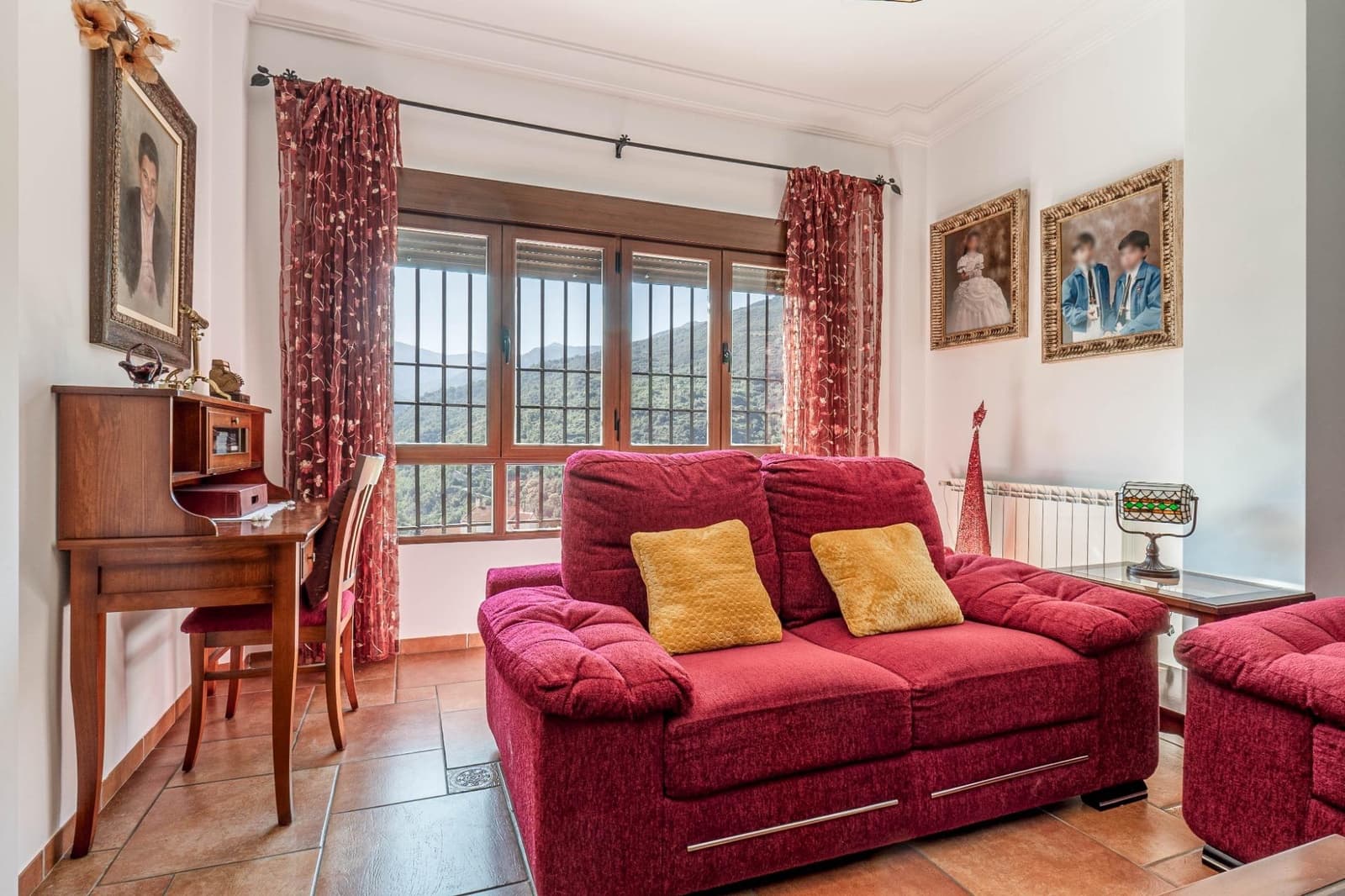 8 soveværelse Byhus til salg i Guejar Sierra - € 900.000 (Ref: 8623271)