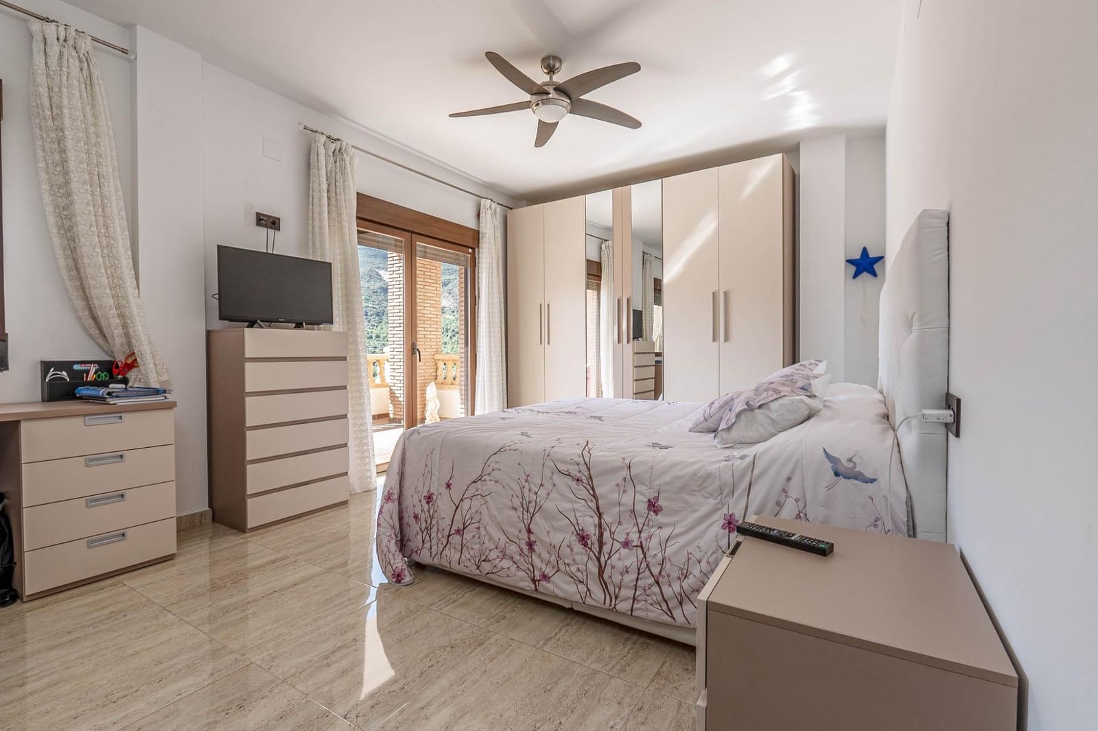 8 soveværelse Byhus til salg i Guejar Sierra - € 900.000 (Ref: 8623271)