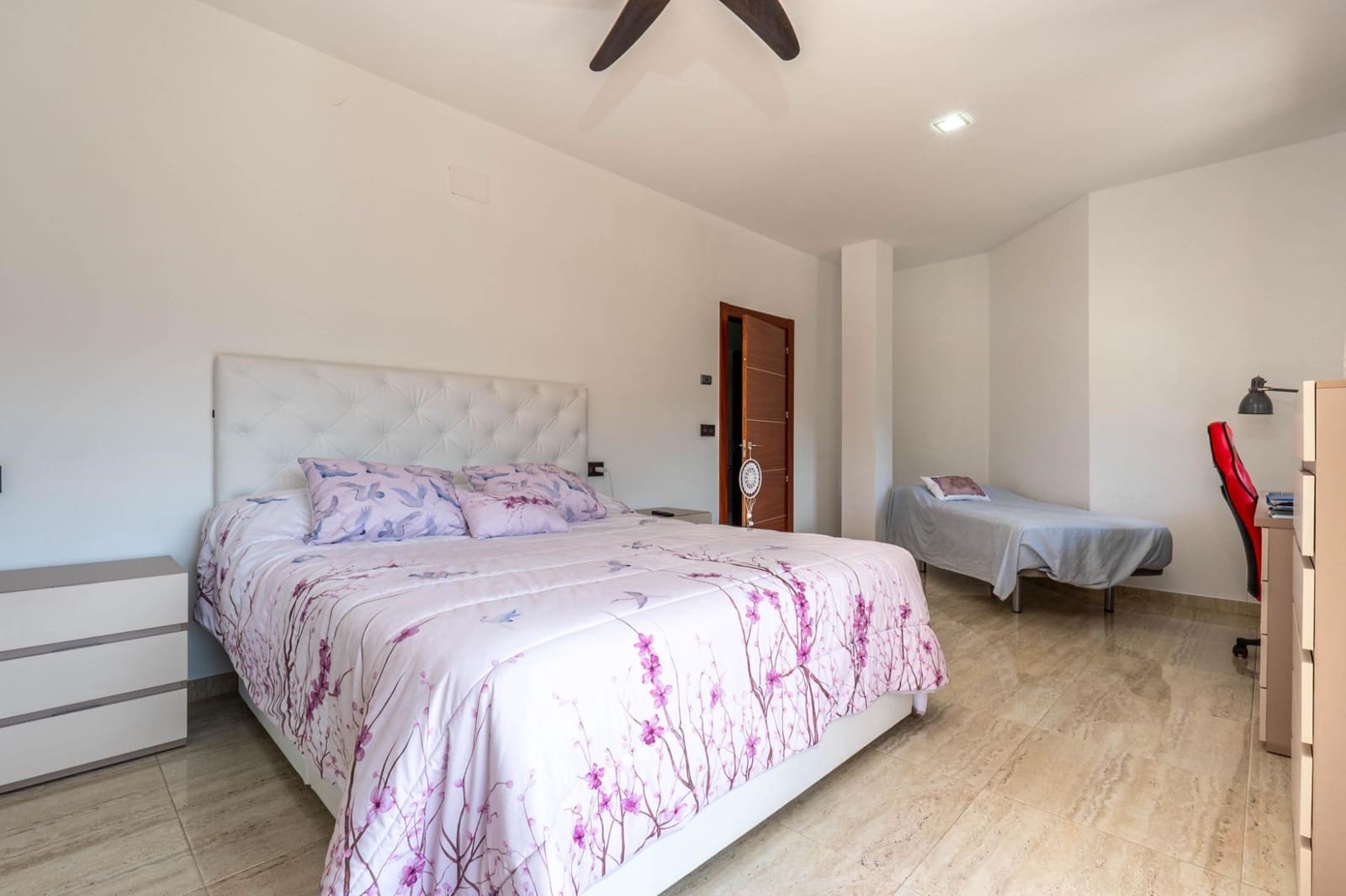 8 soveværelse Byhus til salg i Guejar Sierra - € 900.000 (Ref: 8623271)