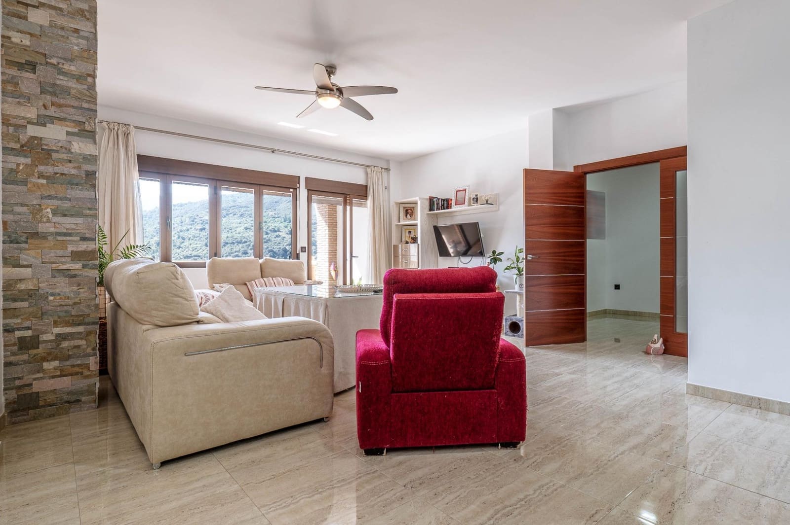 8 soveværelse Byhus til salg i Guejar Sierra - € 900.000 (Ref: 8623271)