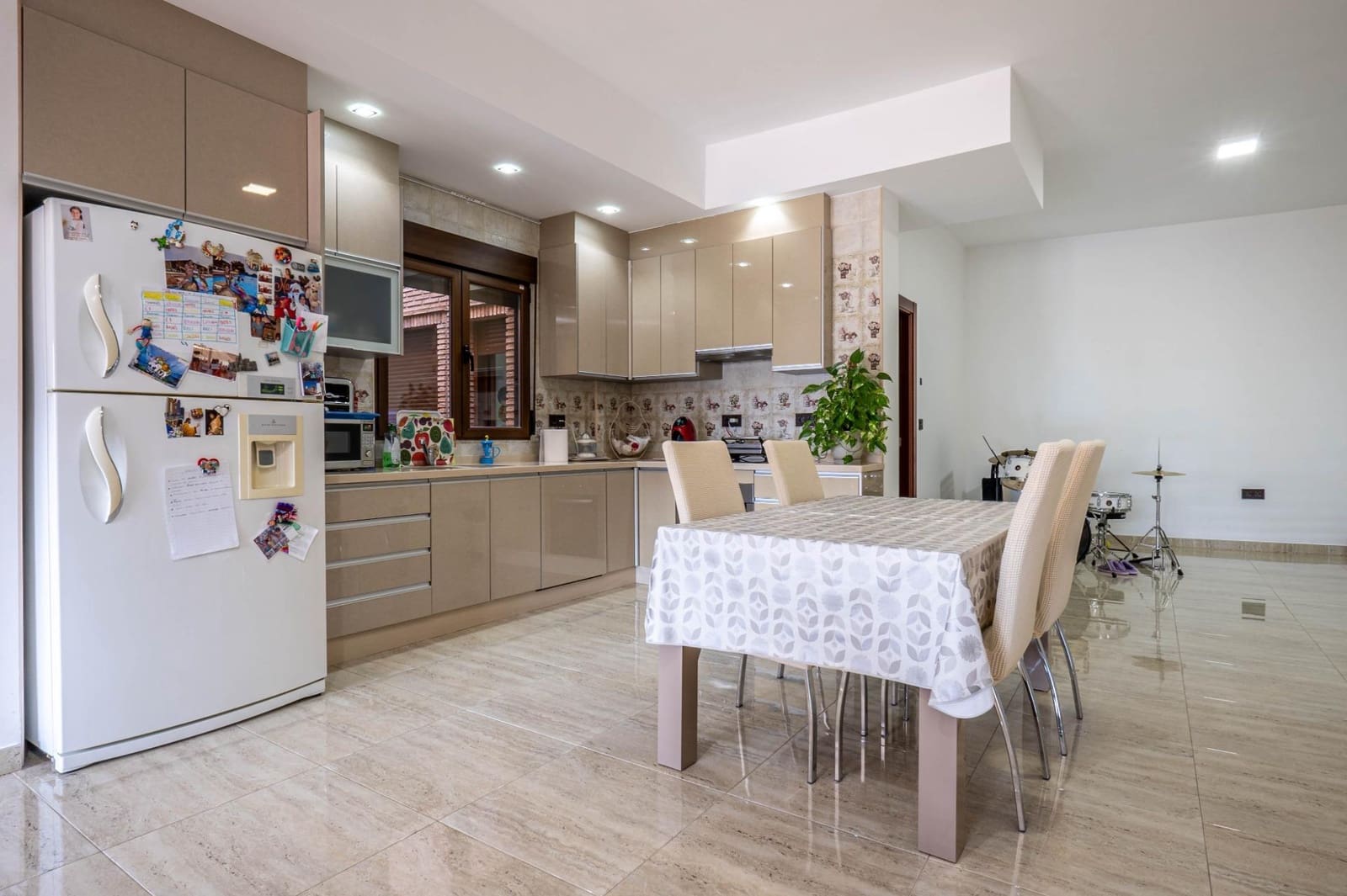 8 soveværelse Byhus til salg i Guejar Sierra - € 900.000 (Ref: 8623271)