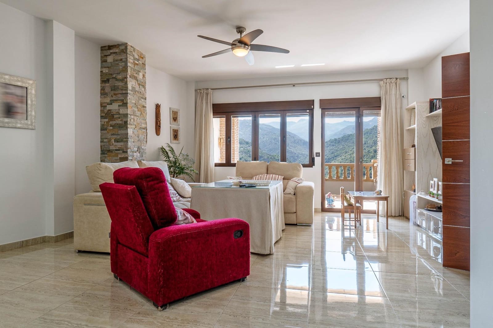 8 soveværelse Byhus til salg i Guejar Sierra - € 900.000 (Ref: 8623271)