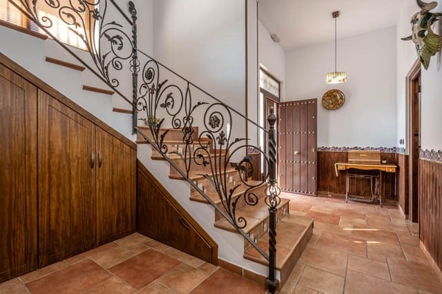 8 soveværelse Byhus til salg i Güéjar Sierra - € 900.000 (Ref: 8623271)