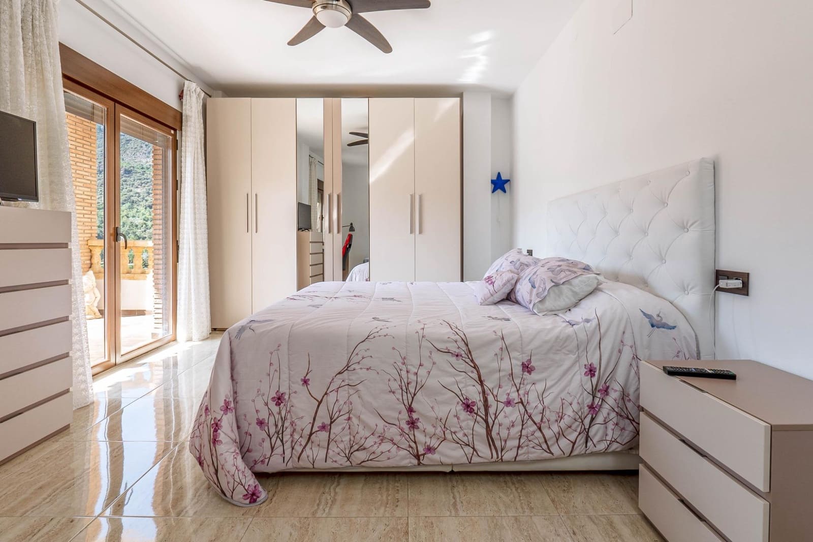 8 soveværelse Byhus til salg i Guejar Sierra - € 900.000 (Ref: 8623271)