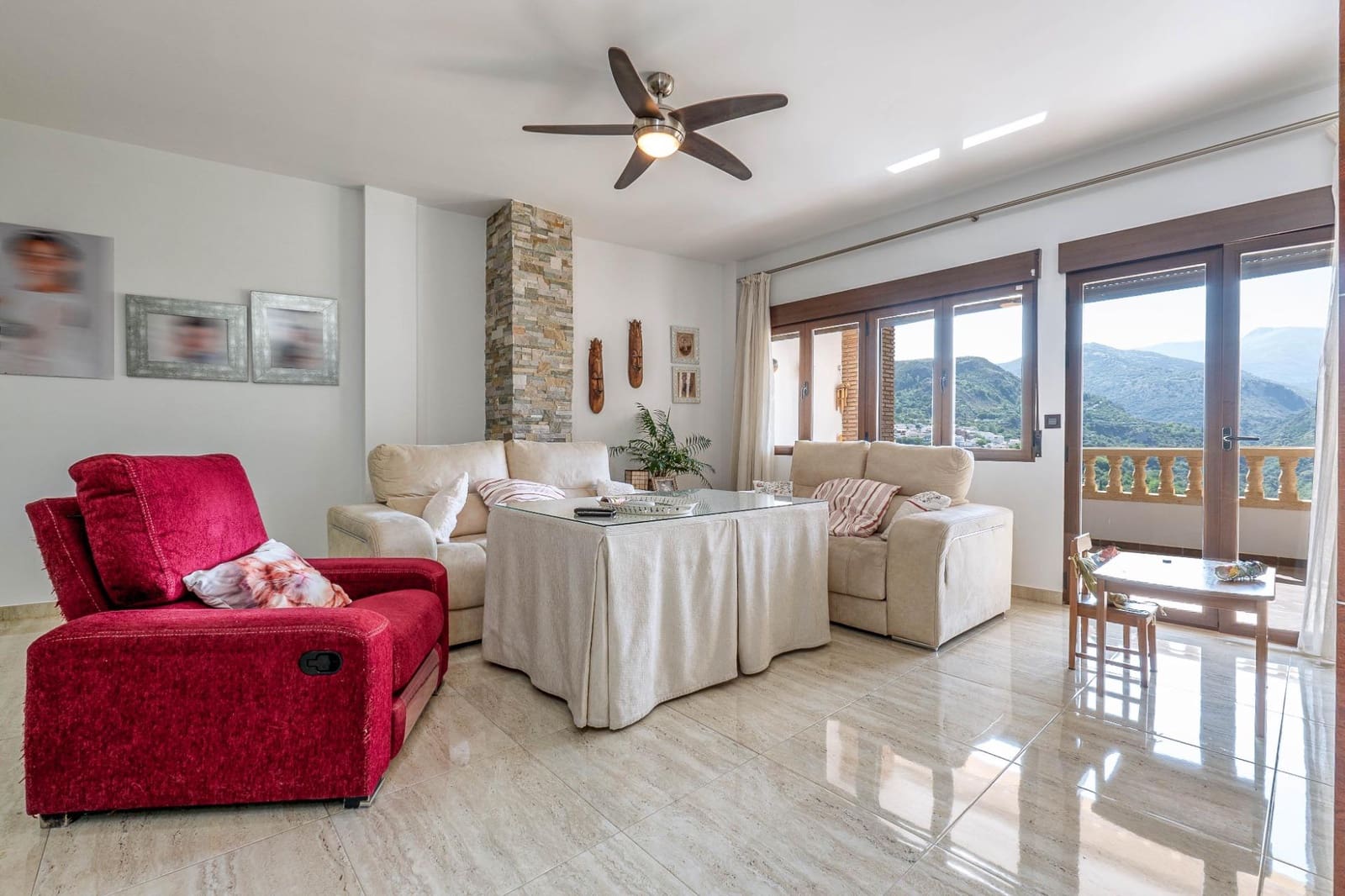 8 soveværelse Byhus til salg i Guejar Sierra - € 900.000 (Ref: 8623271)