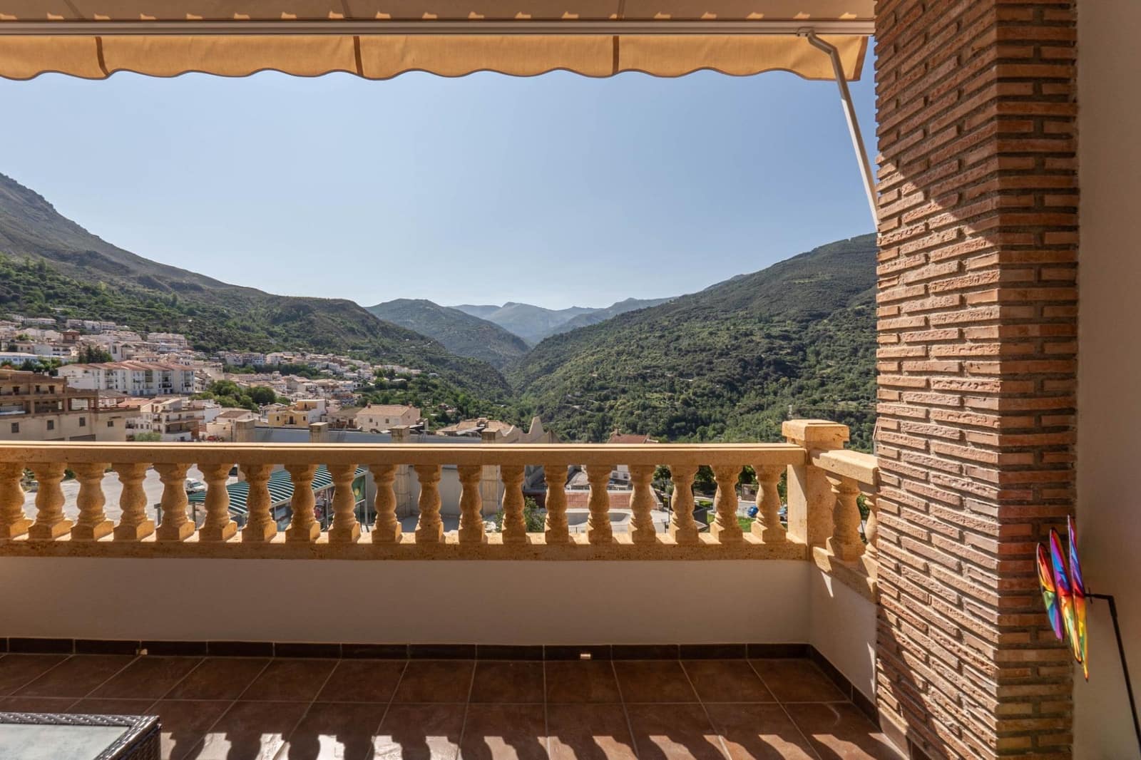 8 soveværelse Byhus til salg i Guejar Sierra - € 900.000 (Ref: 8623271)