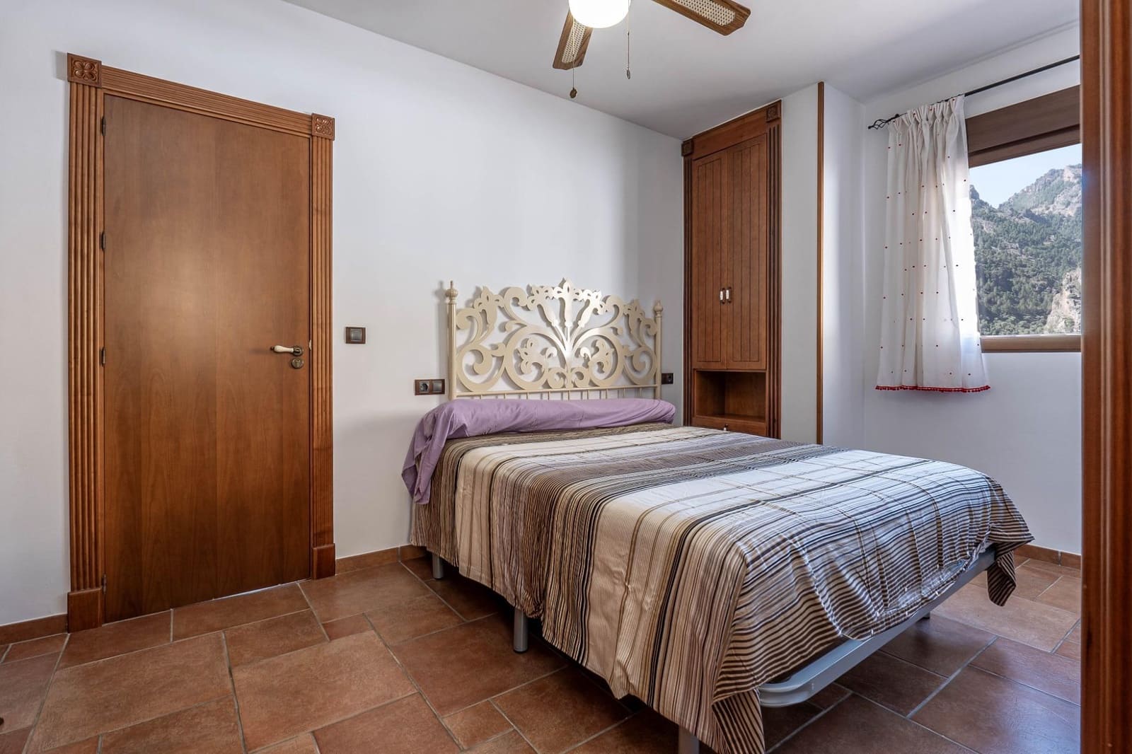 8 soveværelse Byhus til salg i Guejar Sierra - € 900.000 (Ref: 8623271)